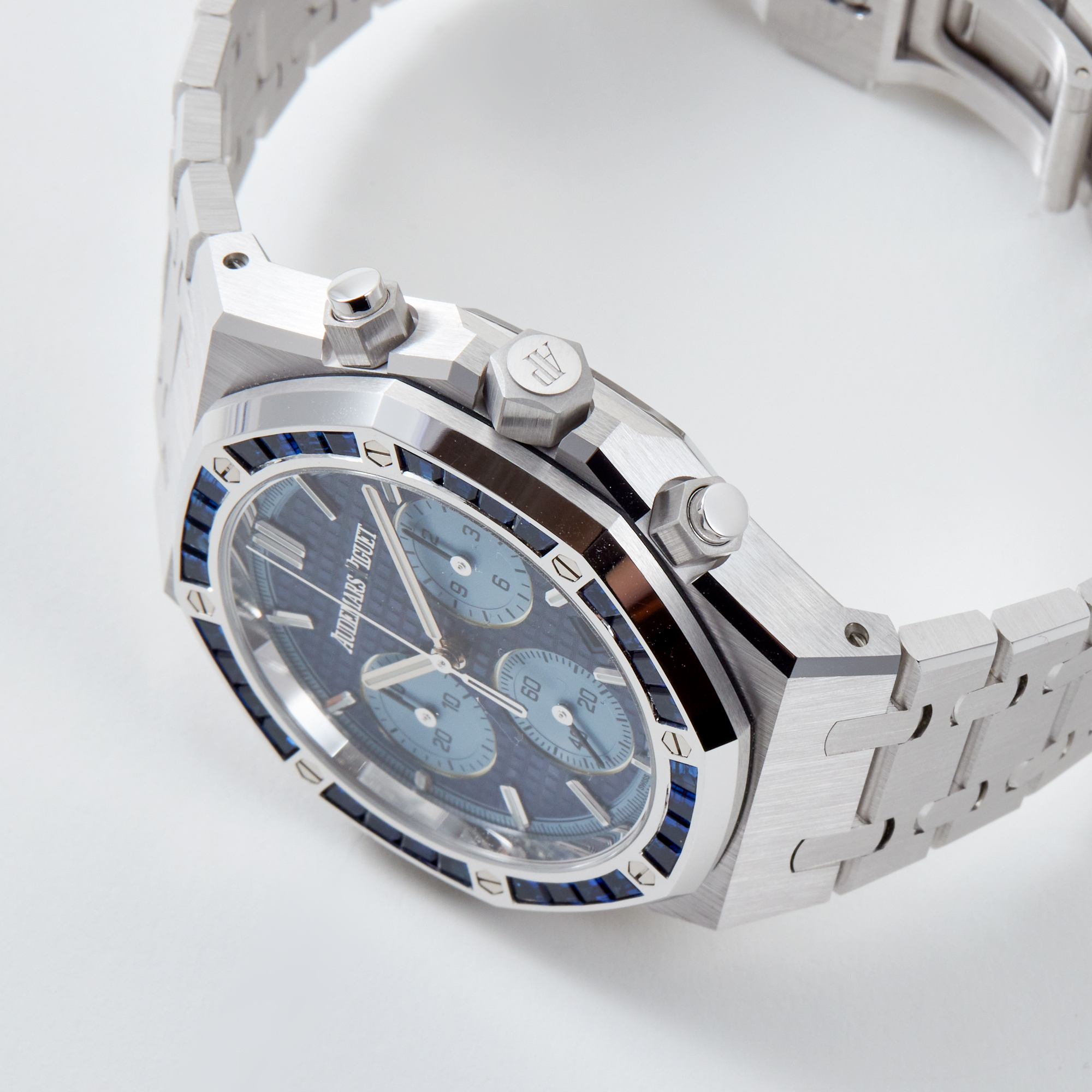 Royal Oak Chronograph White Gold Sapphire Blue Dial 41mm Product Image 2