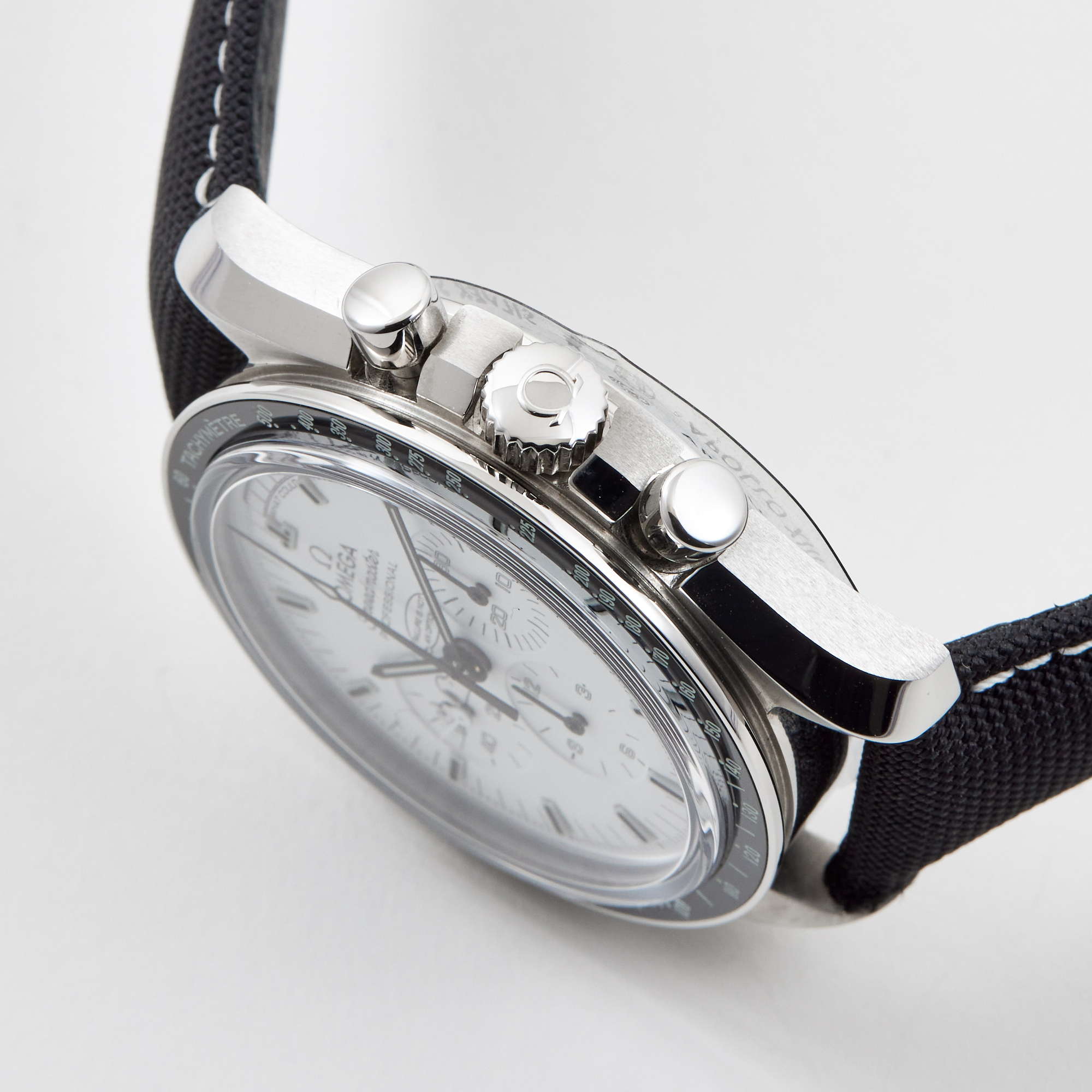 Speedmaster Professional Moonwatch "Silver Snoopy Award" Steel White Dial 42mm Product Image 3