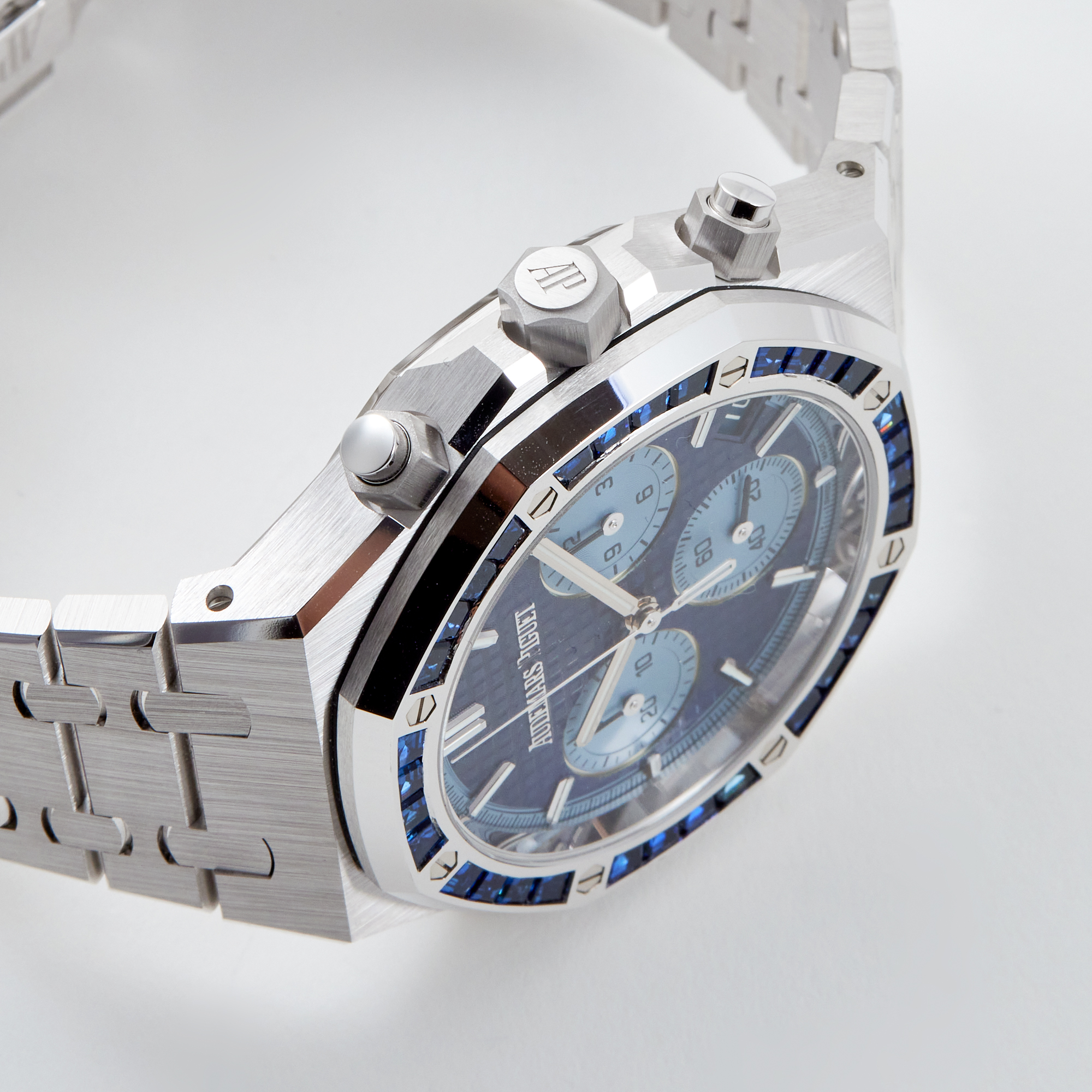 Royal Oak Chronograph White Gold Sapphire Blue Dial 41mm Product Image 3