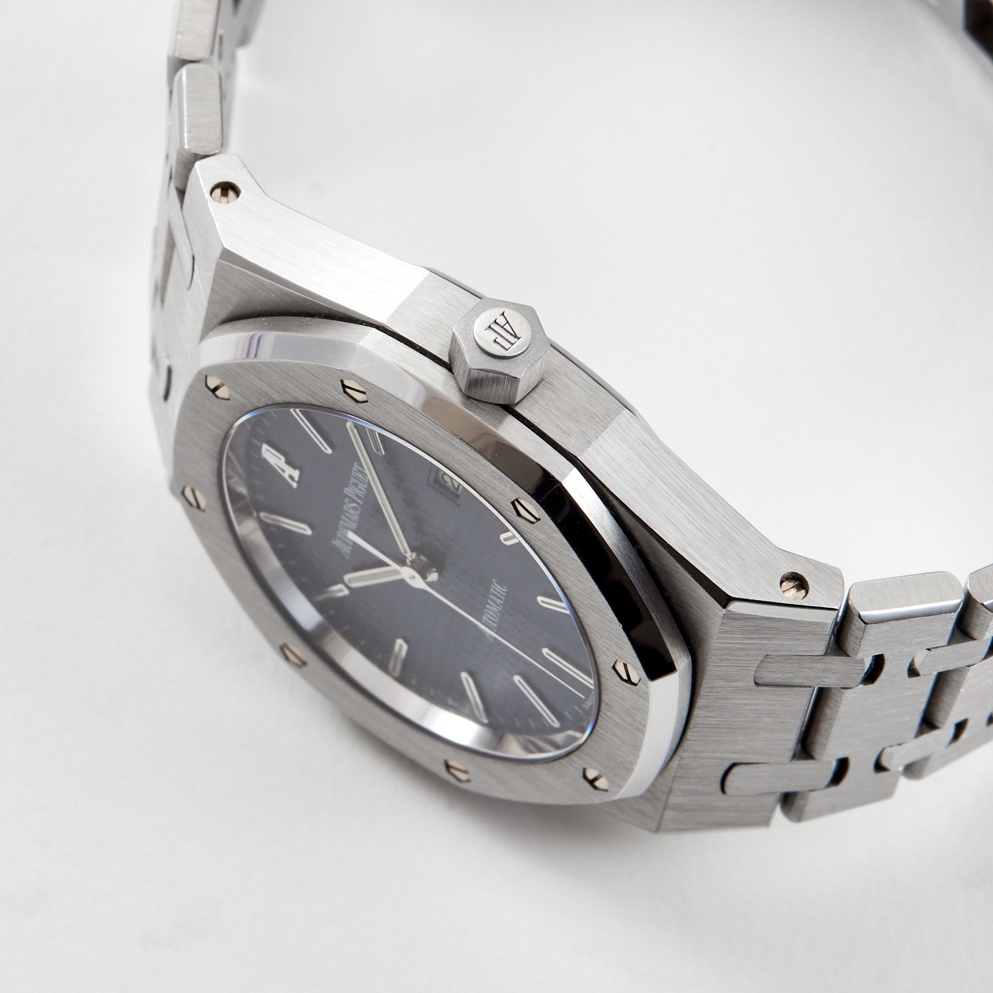 Royal Oak Mid-Size Steel Blue Dial 33mm Product Image 3