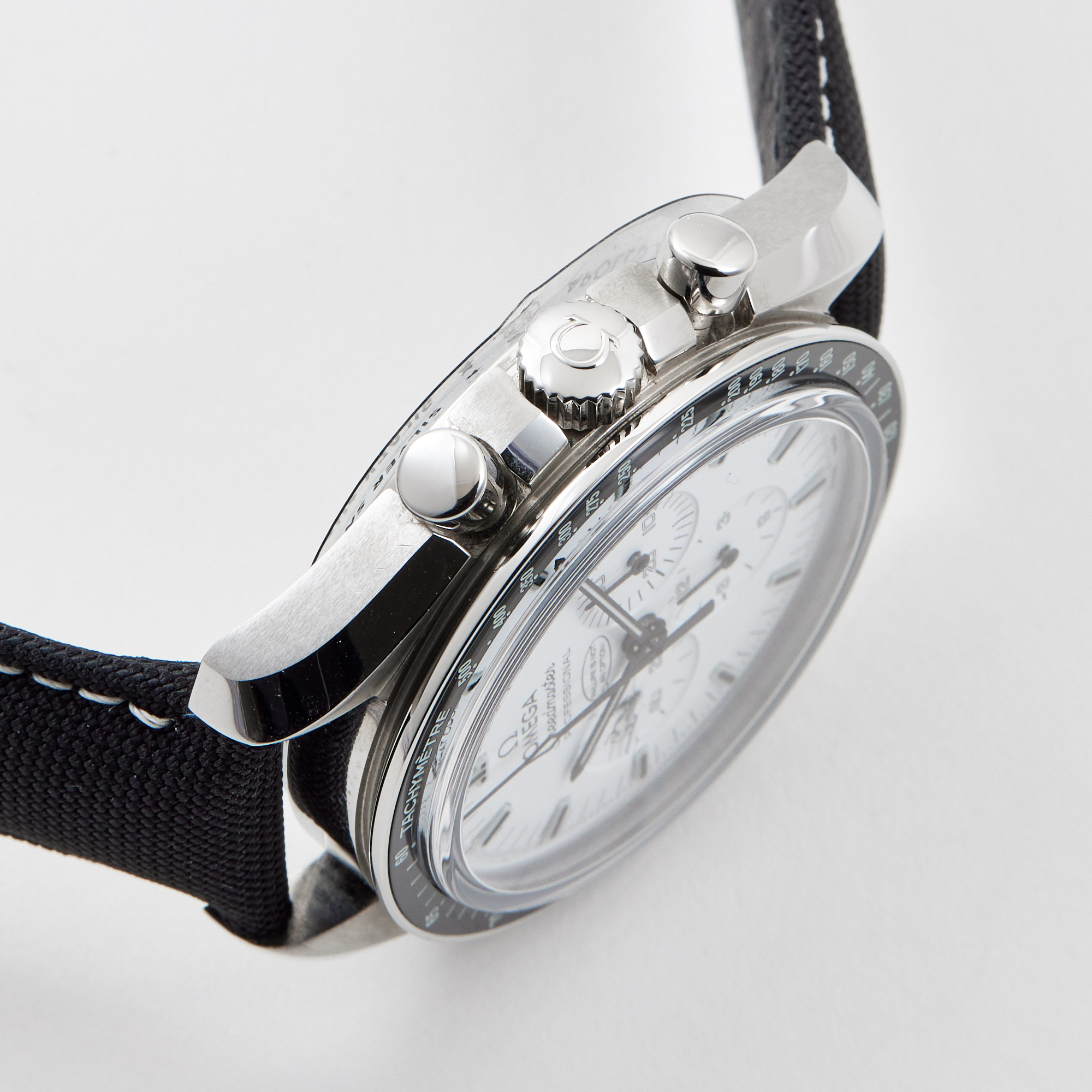 Speedmaster Professional Moonwatch "Silver Snoopy Award" Steel White Dial 42mm Product Image 4