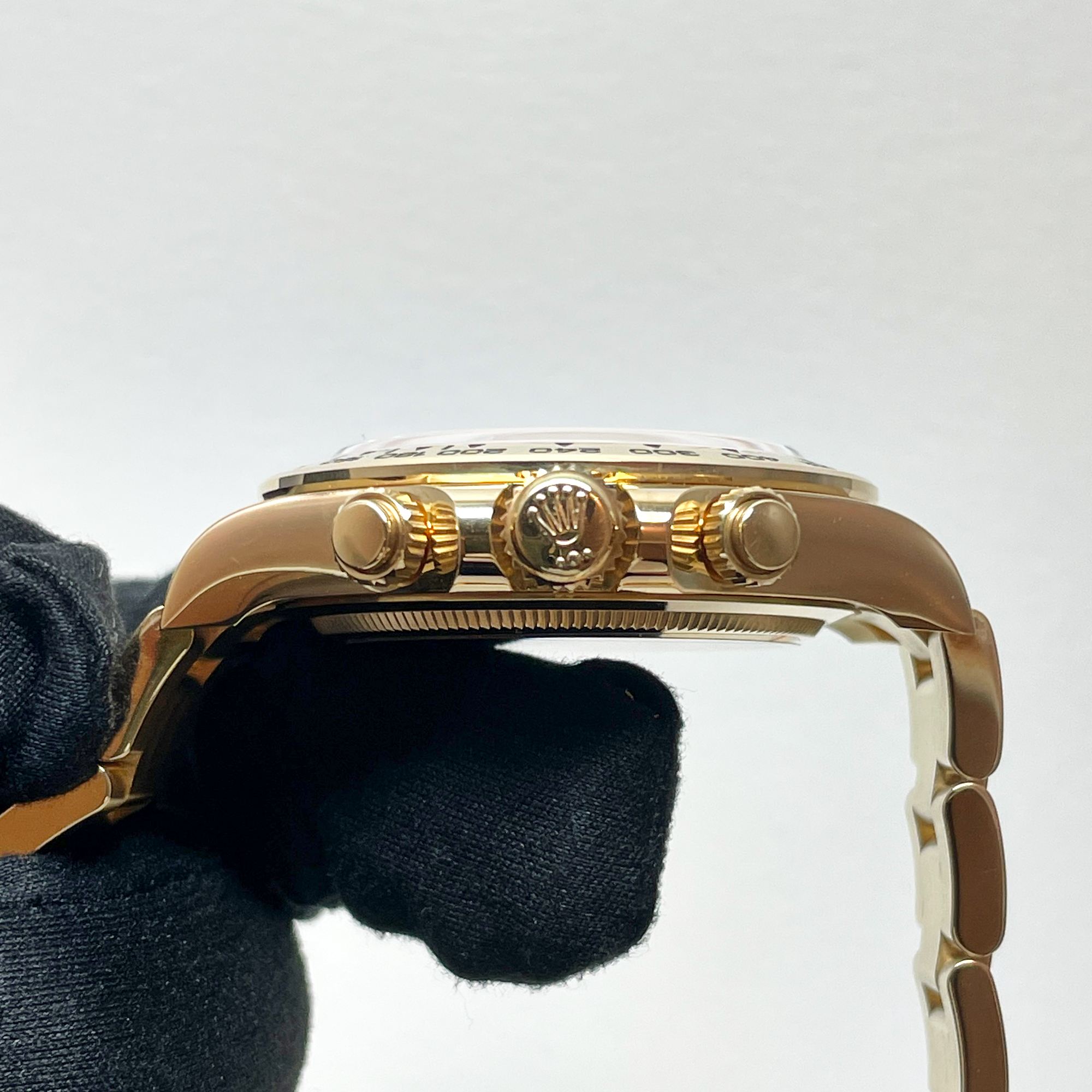 Daytona Yellow Gold Black Dial 40mm Product Image 6