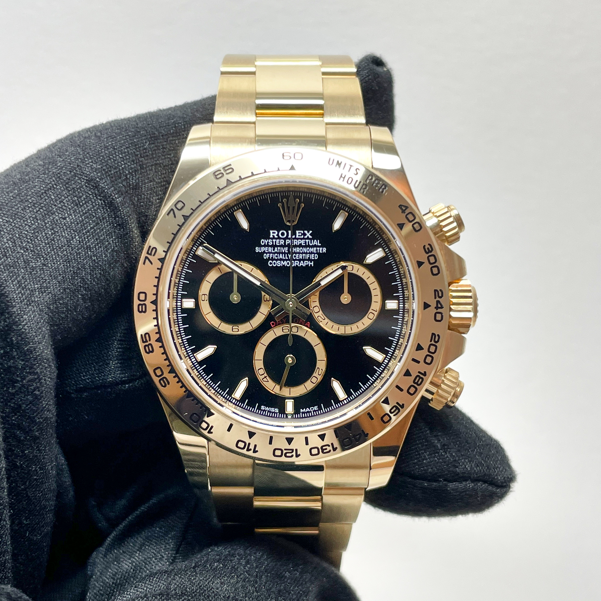 Daytona Yellow Gold Black Dial 40mm Product Image 1