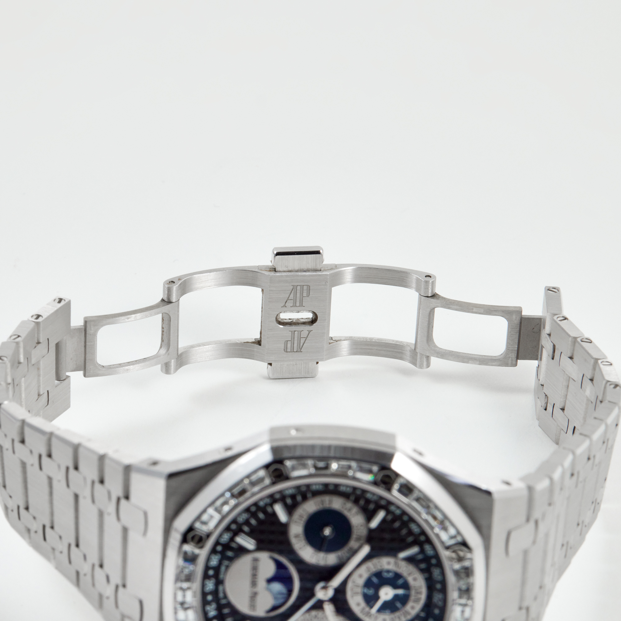 Royal Oak Perpetual Calendar White Gold Diamond Black Dial 41mm Product Image 9