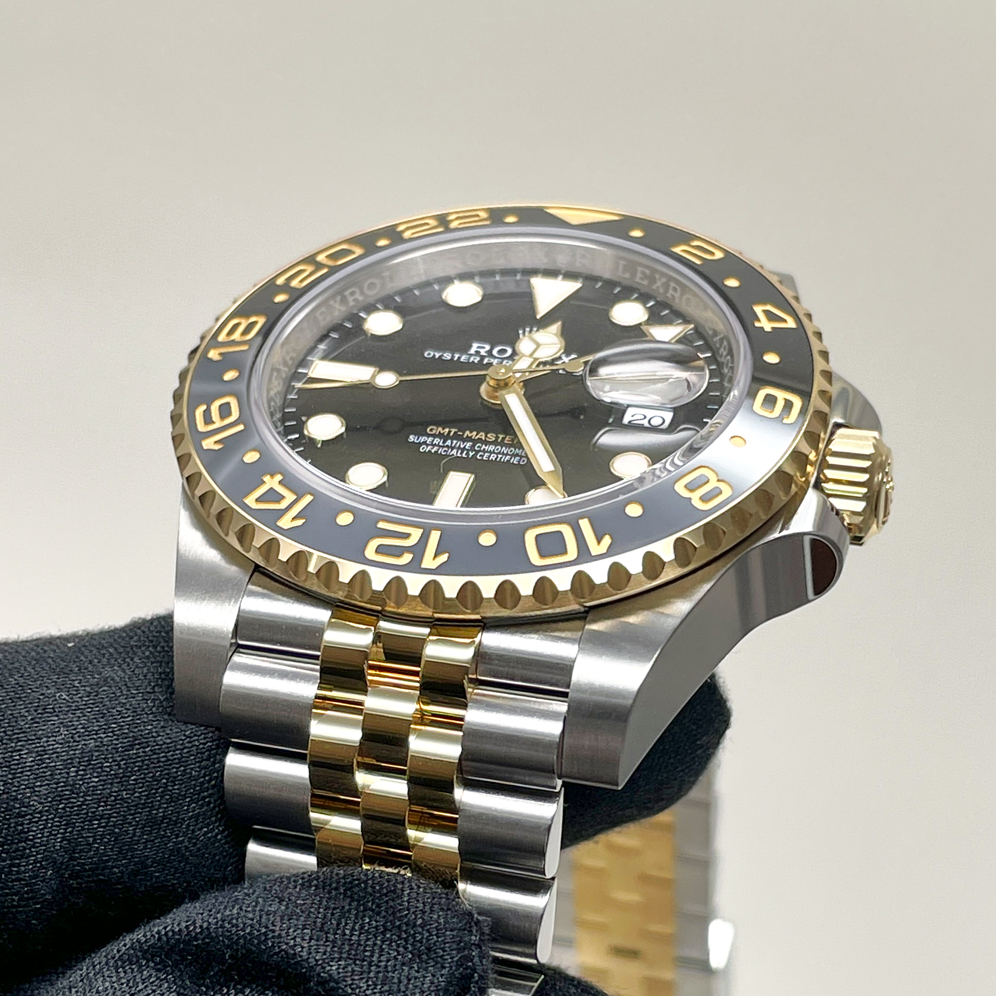 GMT-Master II Yellow Gold & Steel Jubilee Black Dial 40mm Product Image 2