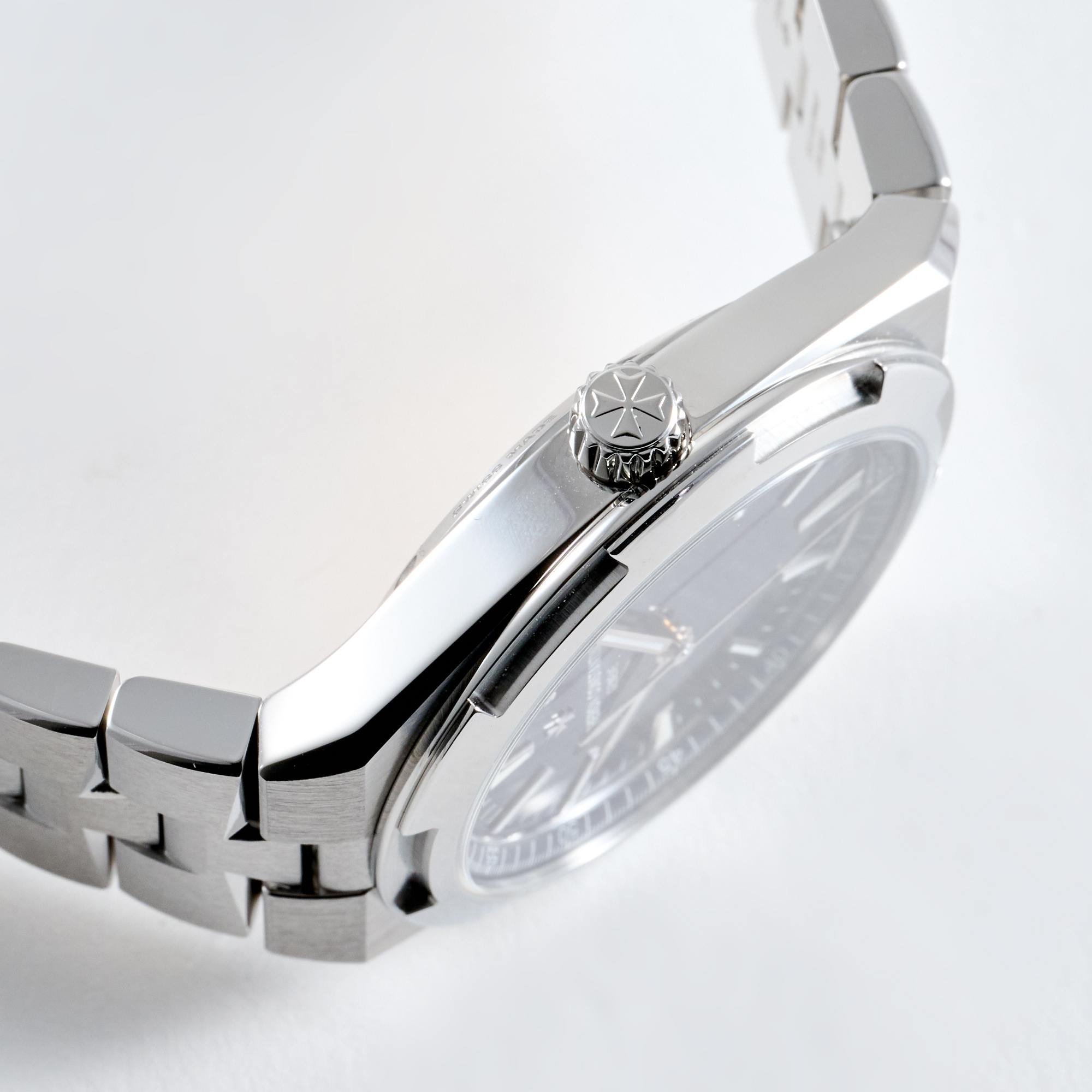 Overseas Date Steel Blue Dial 41mm Product Image 3