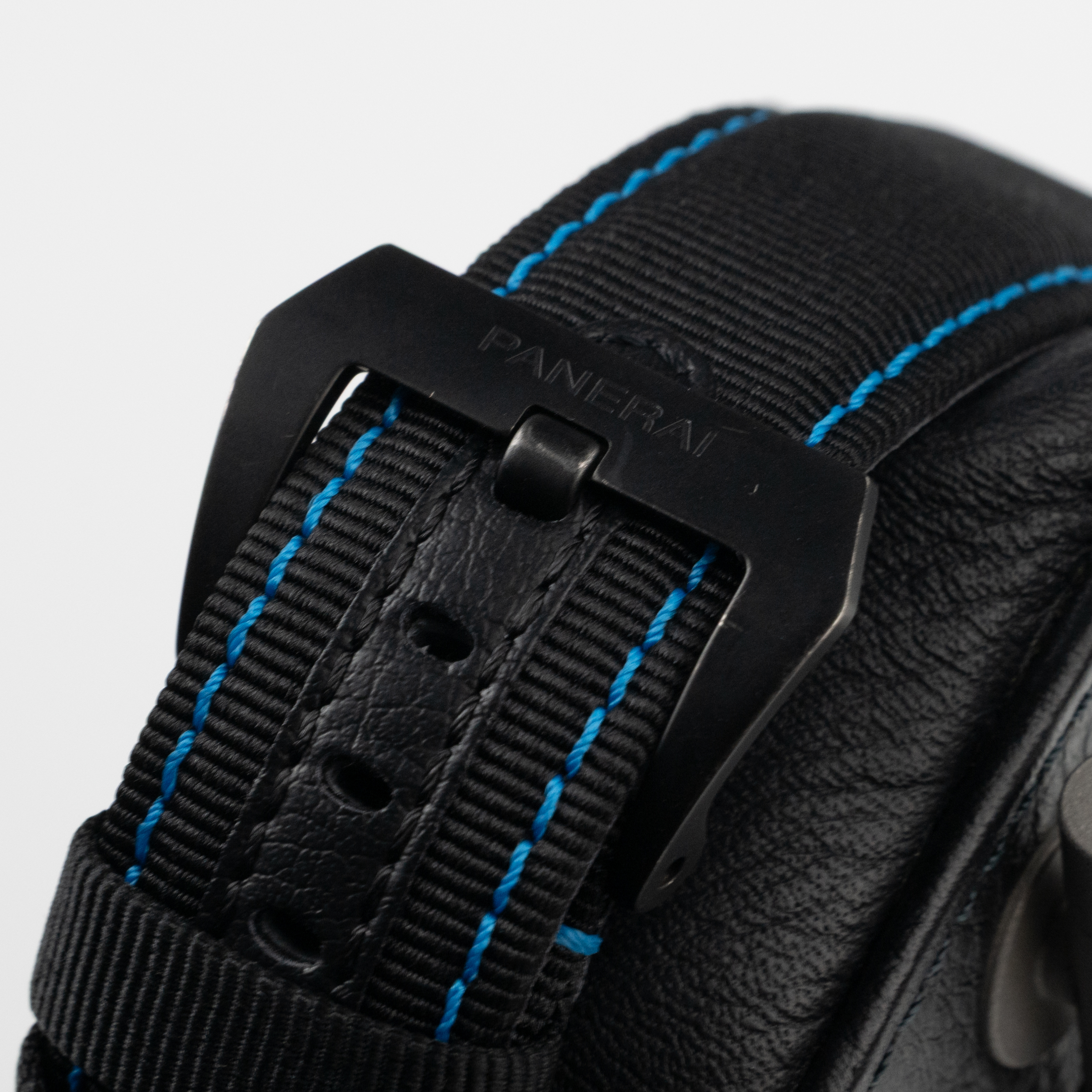 Luminor 3 Days Carbon Black Dial 44mm1 Product Image 7