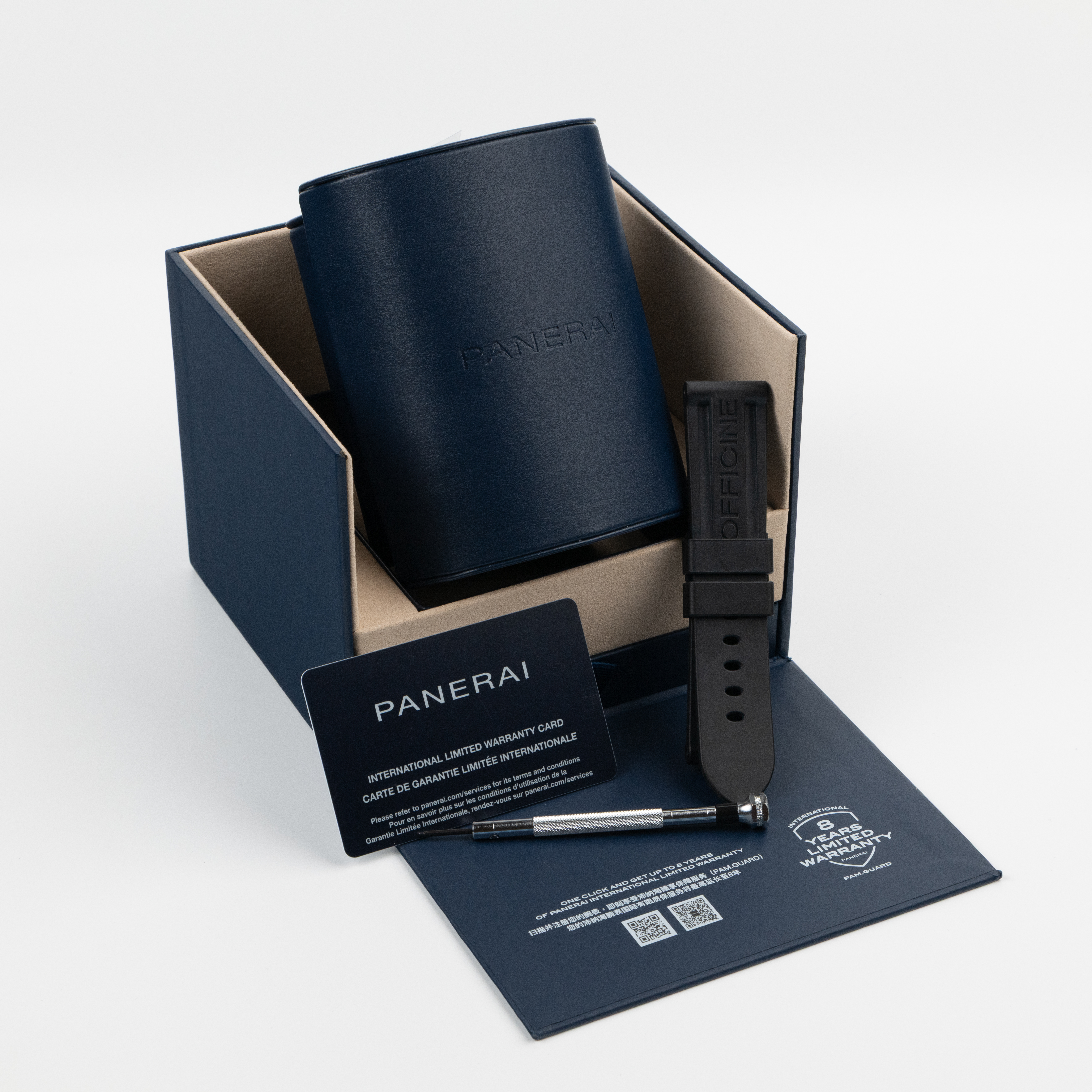 Luminor 3 Days Carbon Black Dial 44mm1 Product Image 9