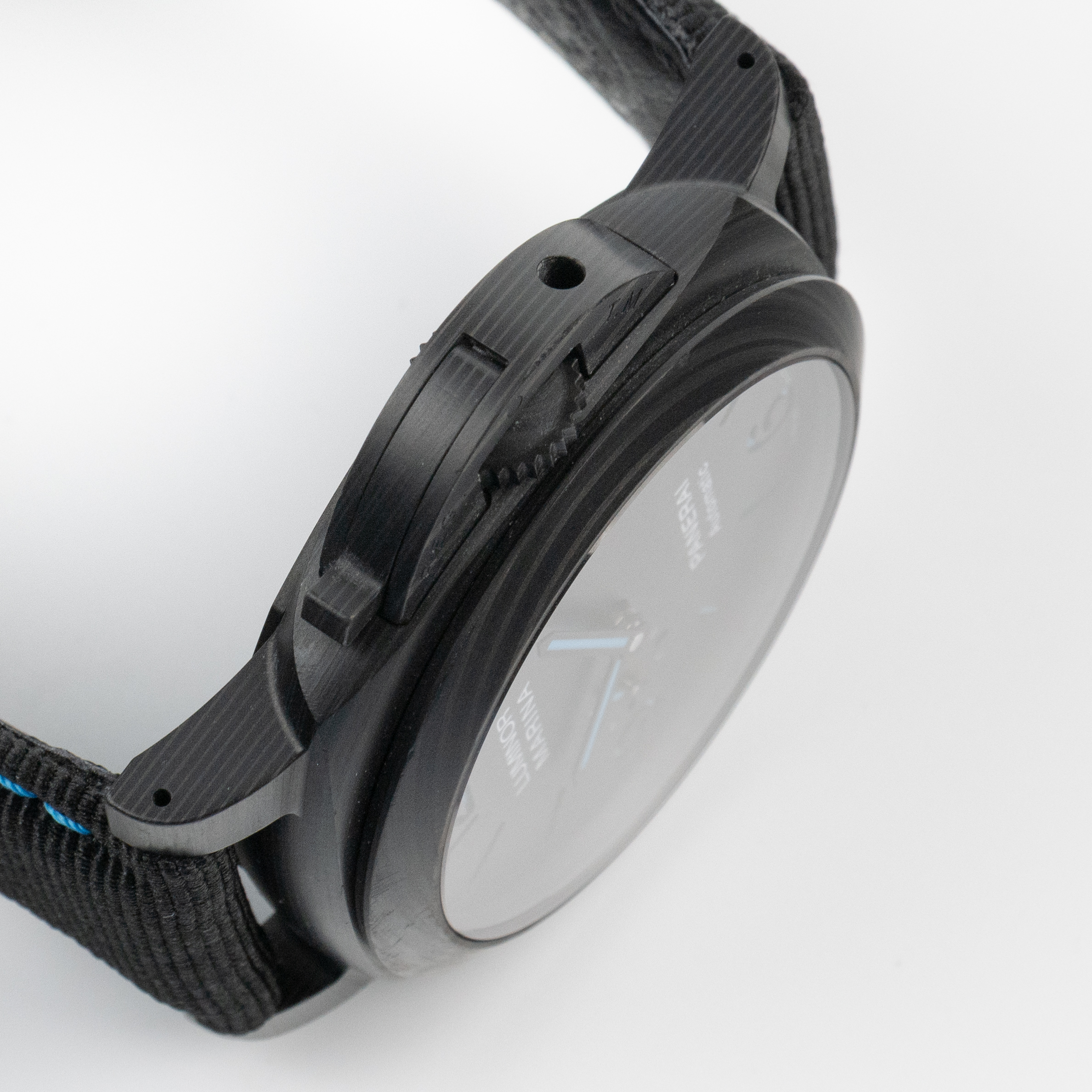 Luminor 3 Days Carbon Black Dial 44mm1 Product Image 3