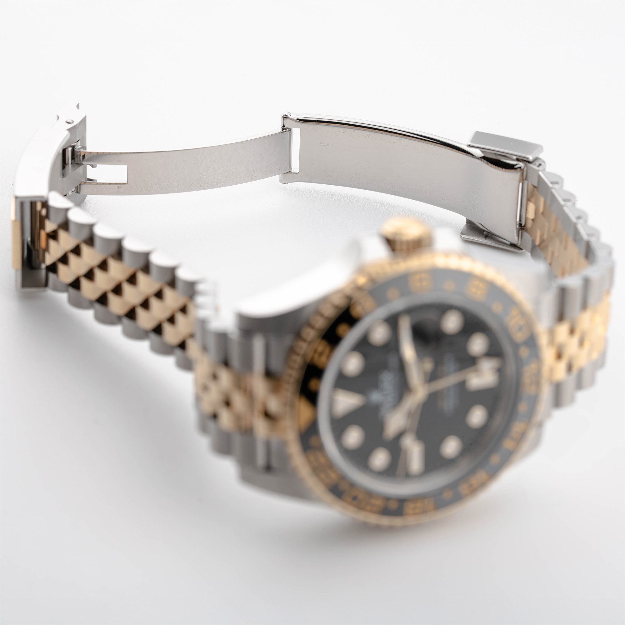 GMT-Master II Yellow Gold & Steel Jubilee Black Dial 40mm Product Image 9