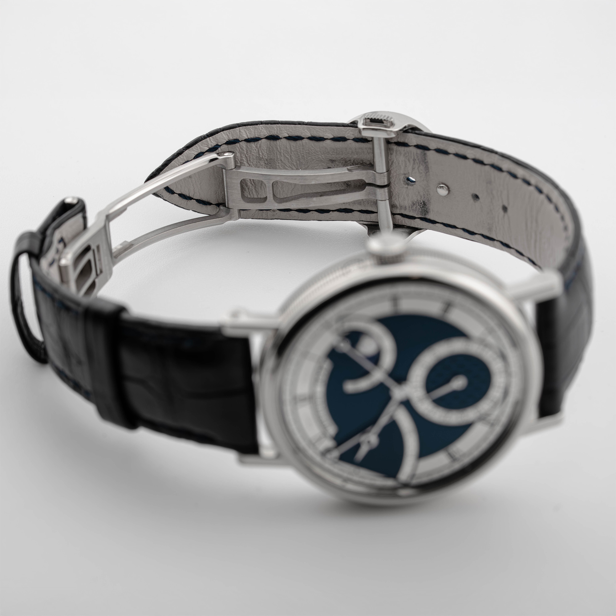 Classique 7137 White Gold Blue Dial 39mm Product Image 9