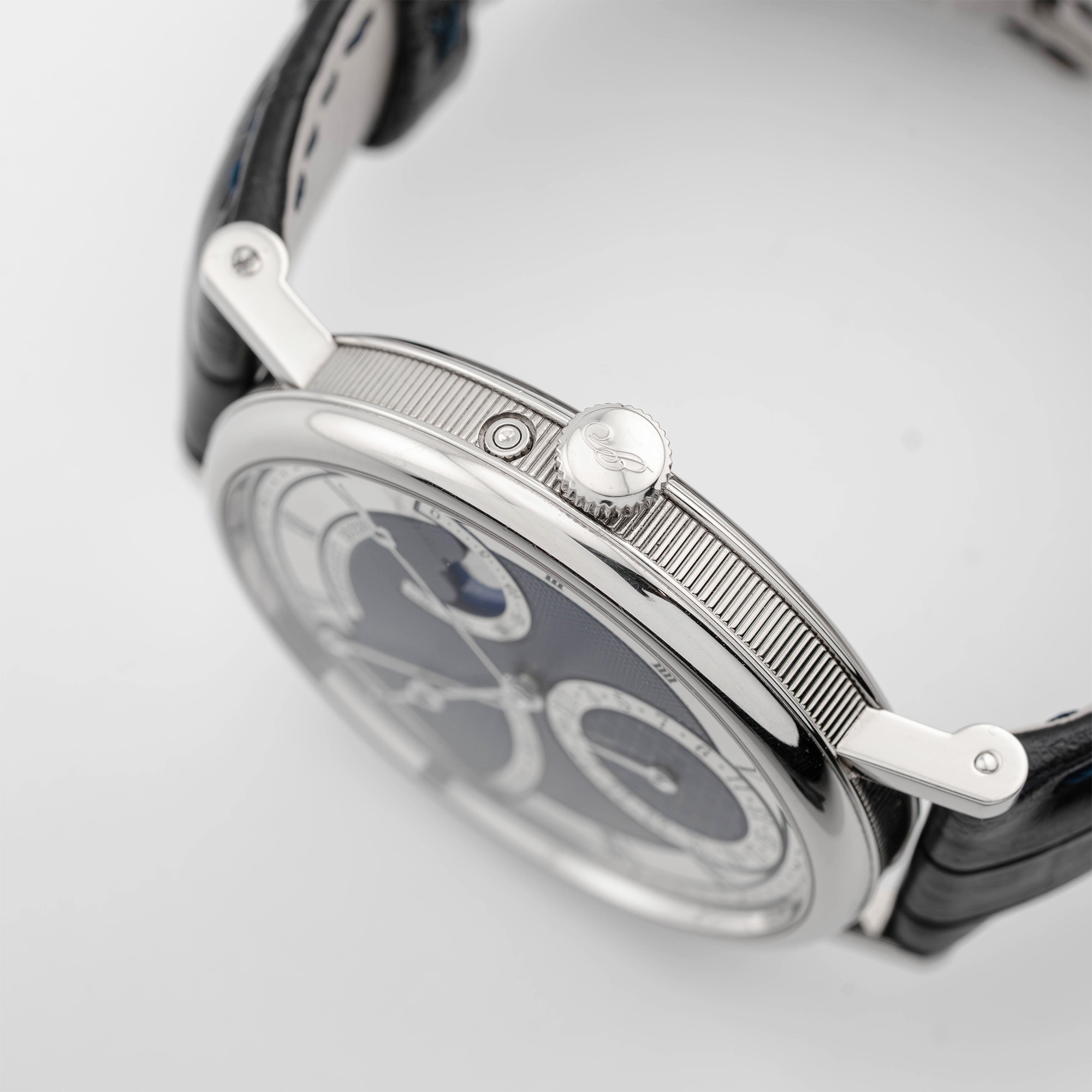 Classique 7137 White Gold Blue Dial 39mm Product Image 4