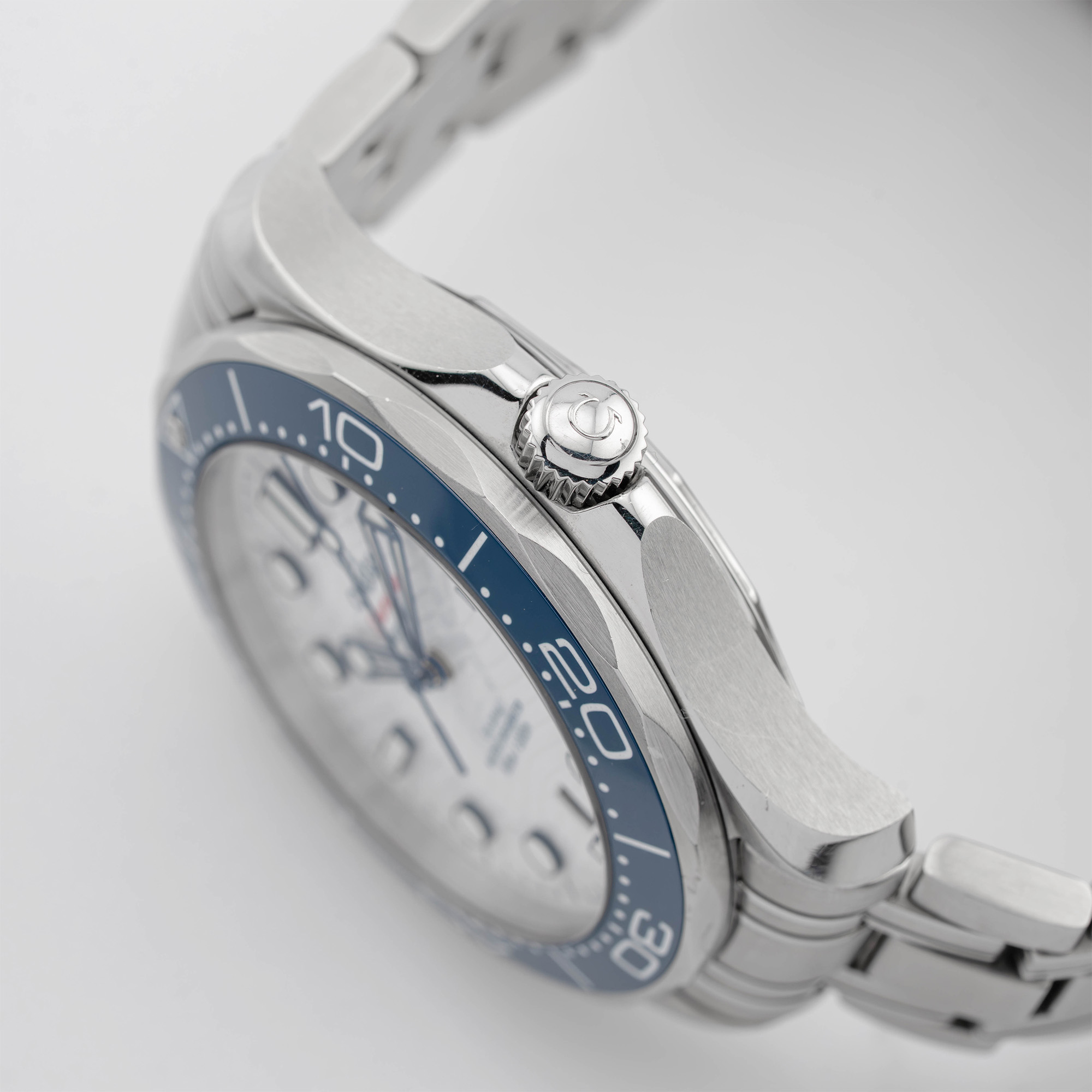 Seamaster Diver 300M Tokyo 2020 Olympics Product Image 3