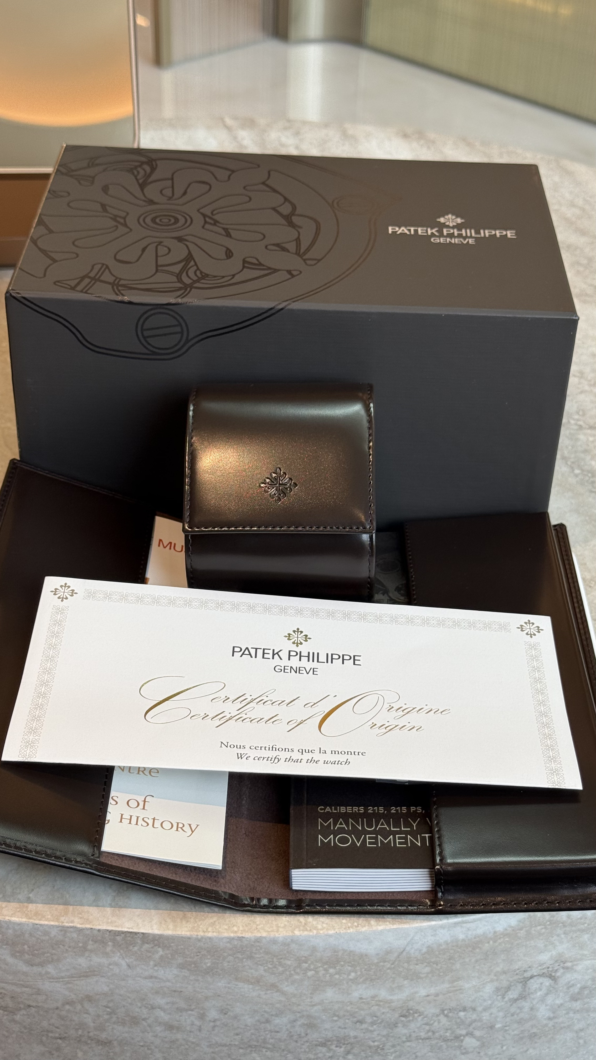 Calatrava Rose Gold Silver Dial 39mm Product Image 10