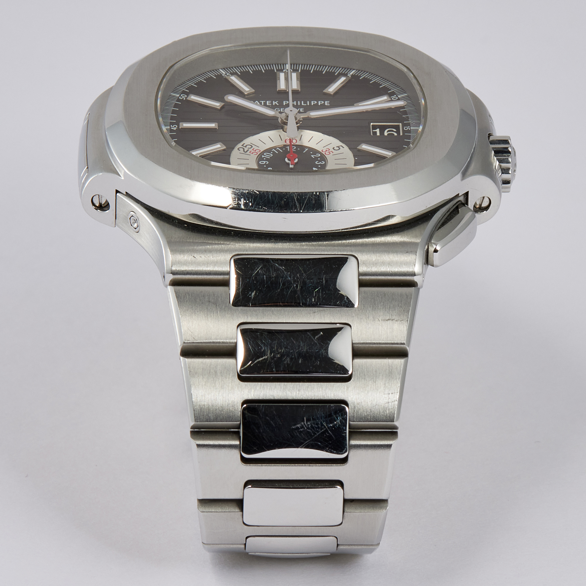5980 black dial hotsell