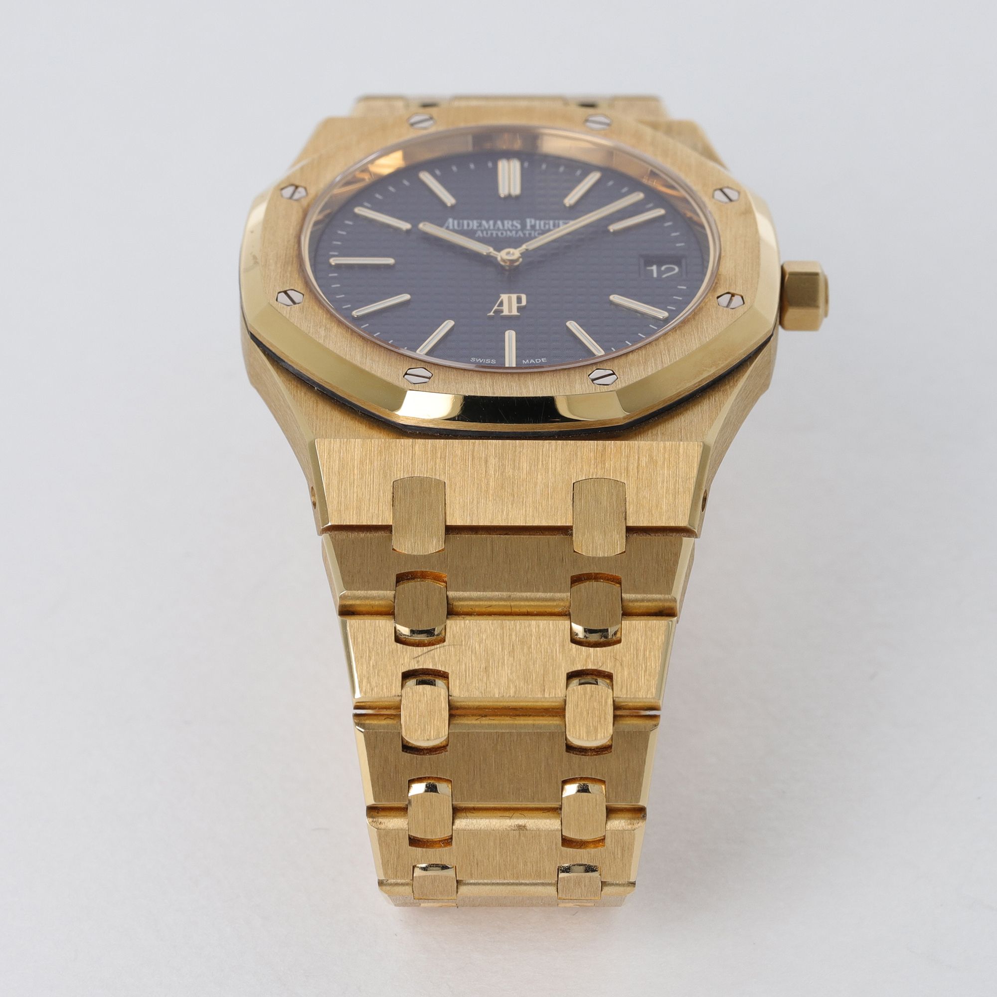 Royal Oak "Jumbo" Extra-Thin Yellow Gold Blue Dial 39mm Product Image 4