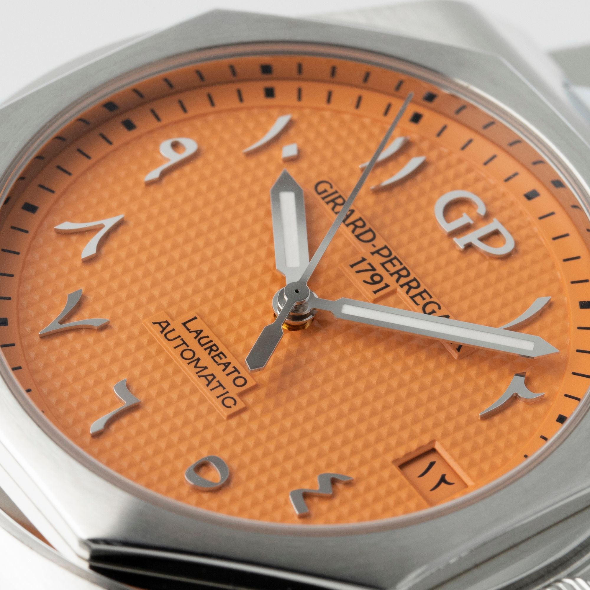 Girard perregaux laureato arabic dial store