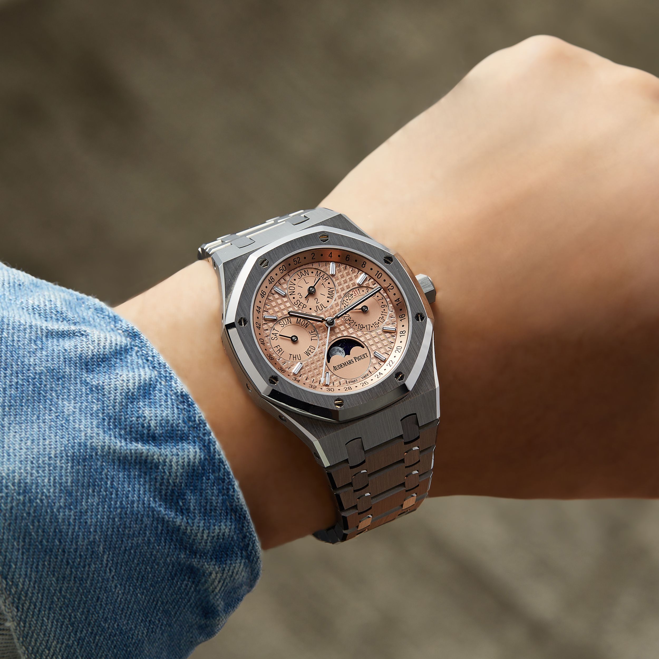 Royal Oak Perpetual Calendar Titanium Salmon Dial 41mm Product Image 14