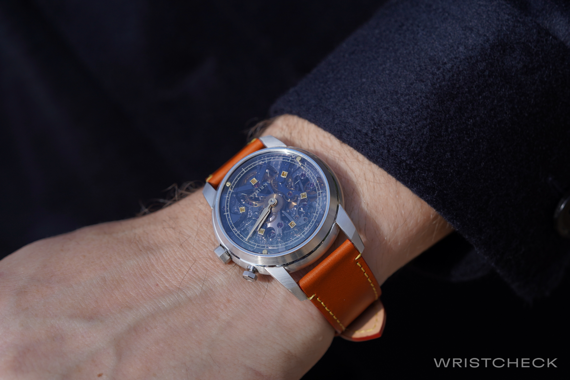 Hands-On Debut: The Louis Vuitton X Akrivia LVRR-01 Chronograph Á