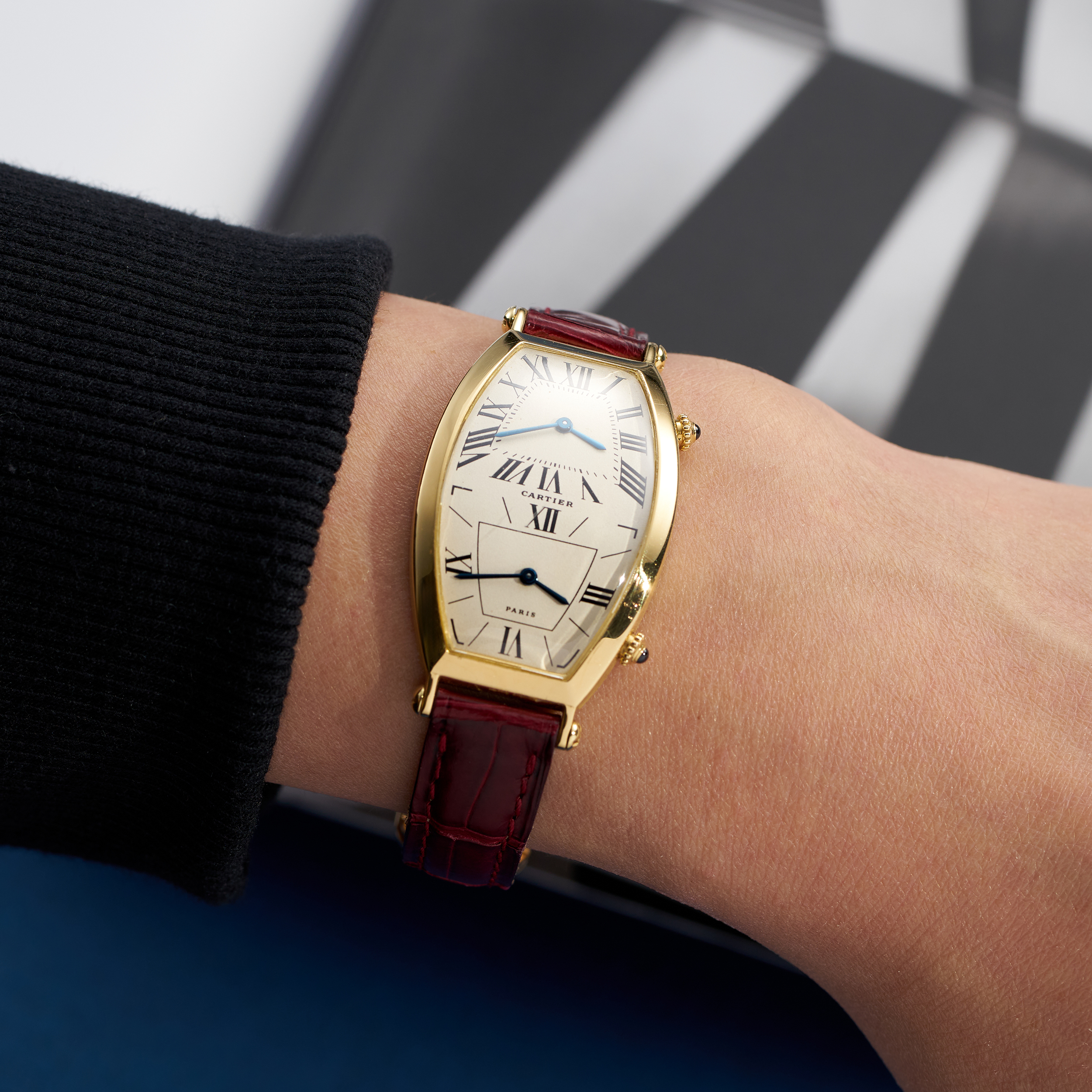 Tonneau Dual Time Yellow Gold White Dial 46mm Product Image 18