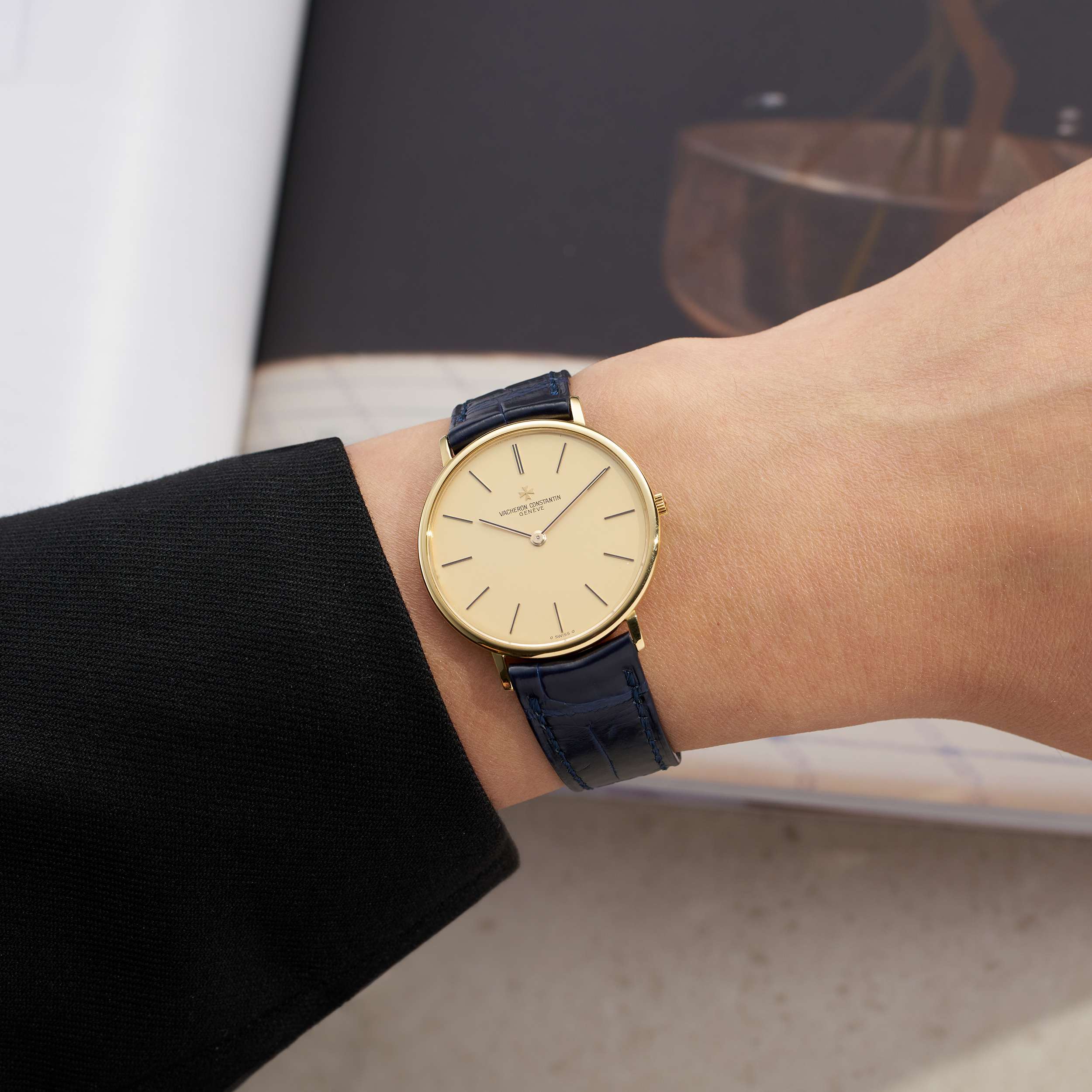 Patrimony Ultra-Thin Yellow Gold White Dial 33mm Product Image
