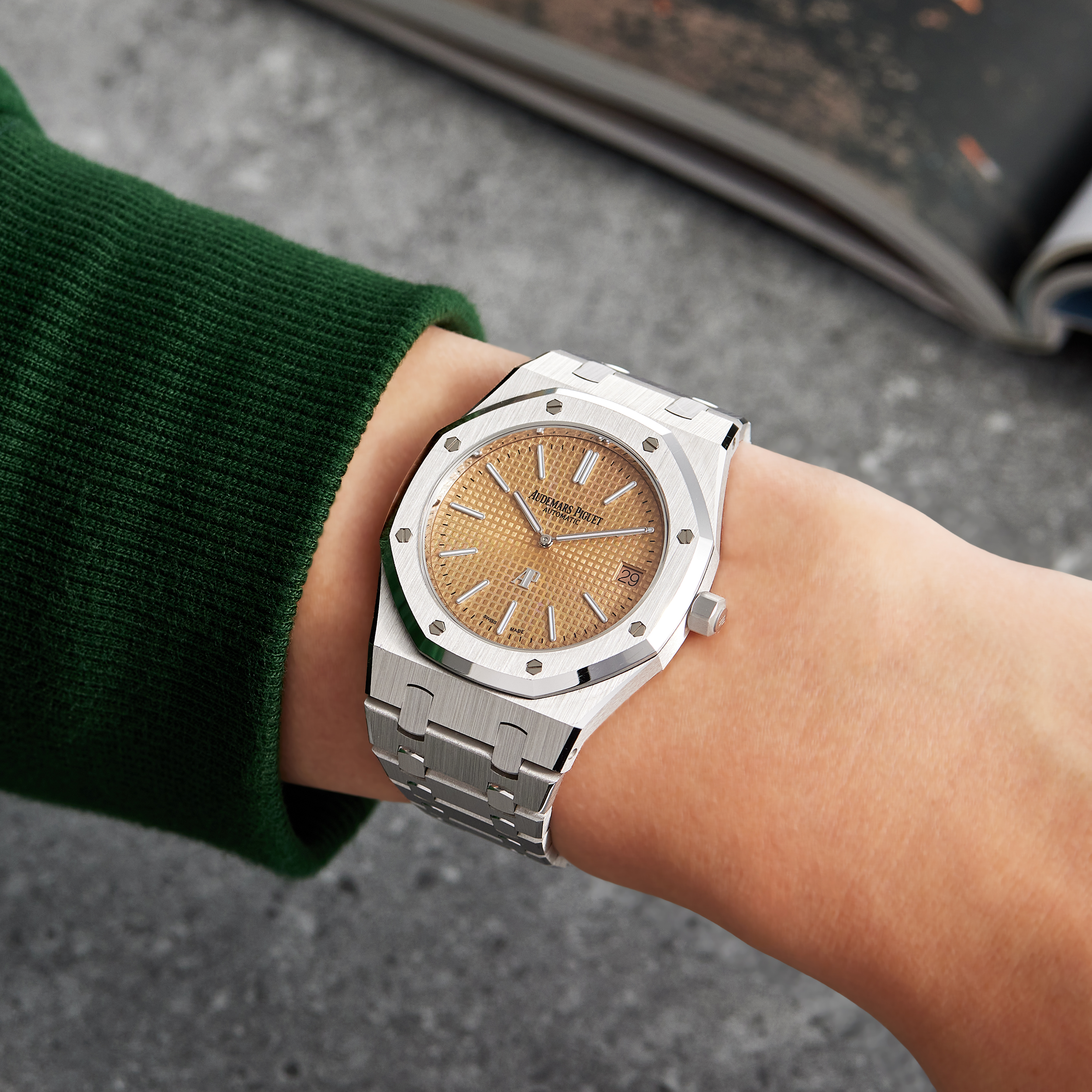 Royal Oak White Gold Salmon Dial 39mm Product Image