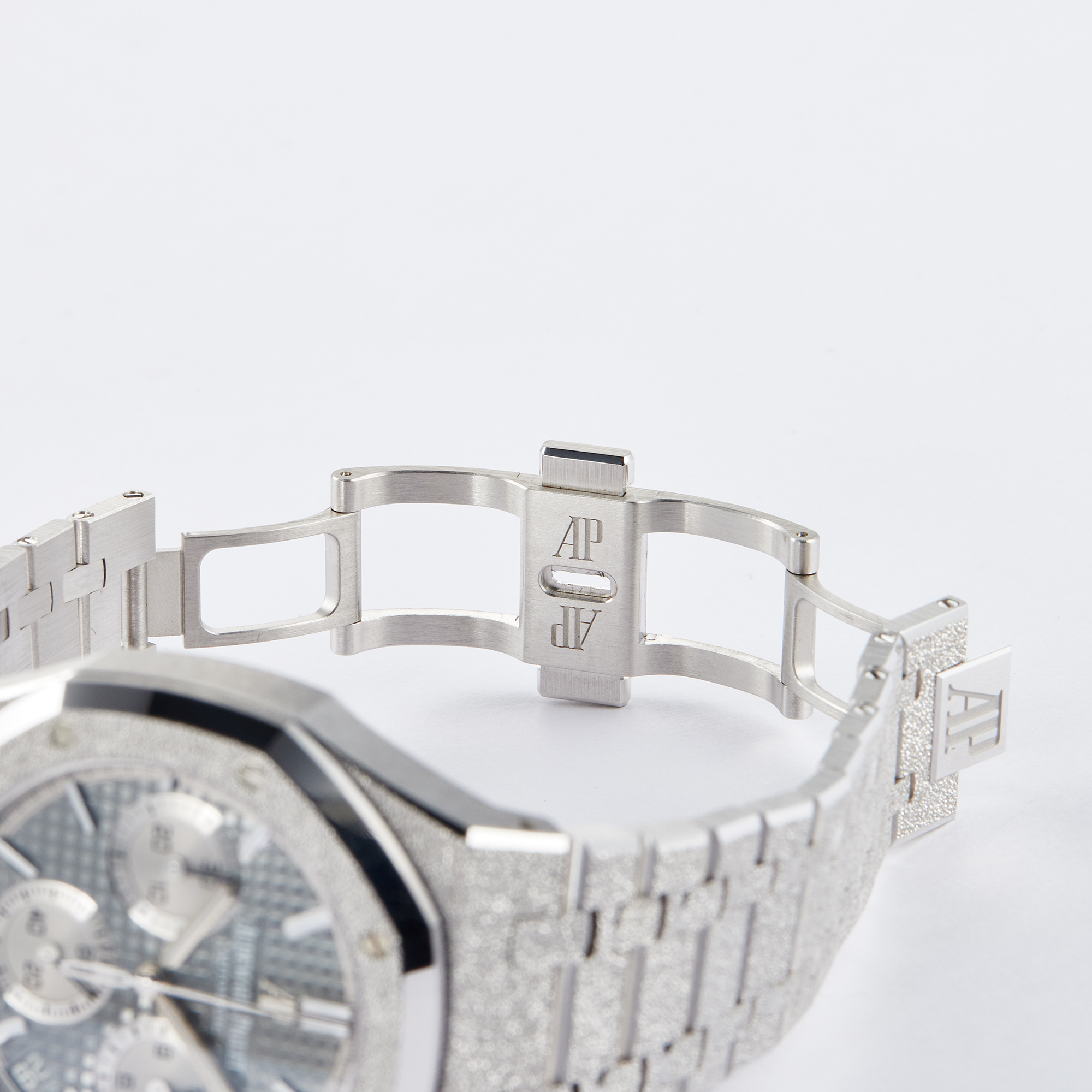 Royal Oak Chronograph Frosted White Gold Grey Dial 41mm Product Image 3
