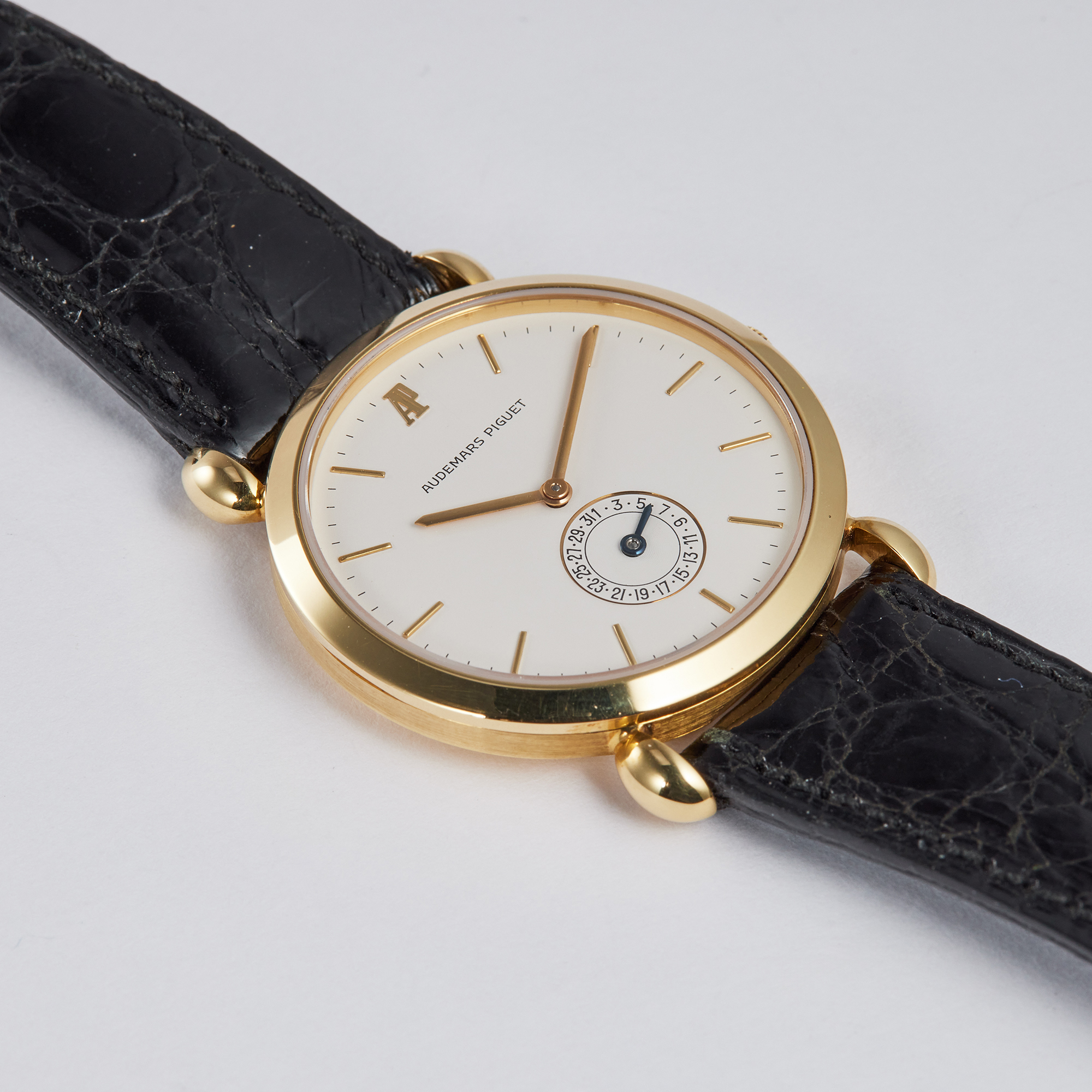 Vintage Tear-Drop Lug Yellow Gold White Dial 32mm Product Image 2