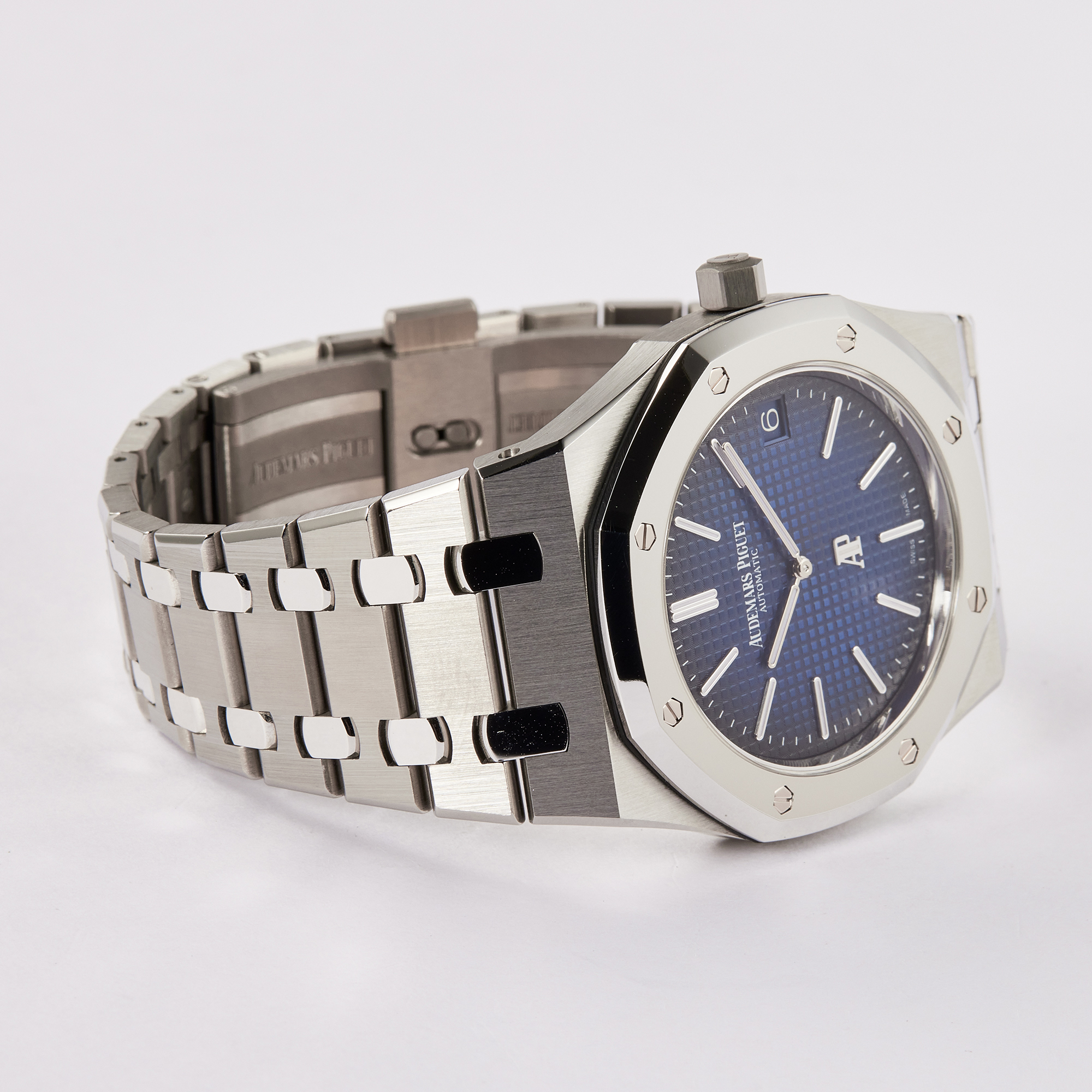 Royal Oak "Jumbo" Extra-Thin Platinum & Titanium Blue Dial 39mm Product Image 4
