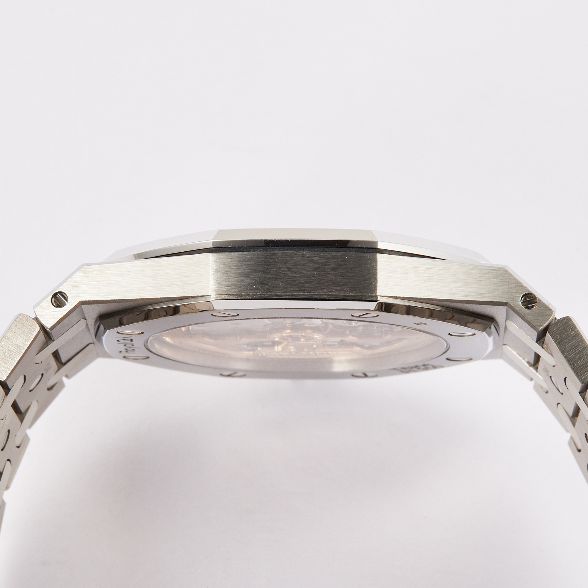 Royal Oak "Jumbo" Extra-Thin Platinum & Titanium Blue Dial 39mm Product Image 6