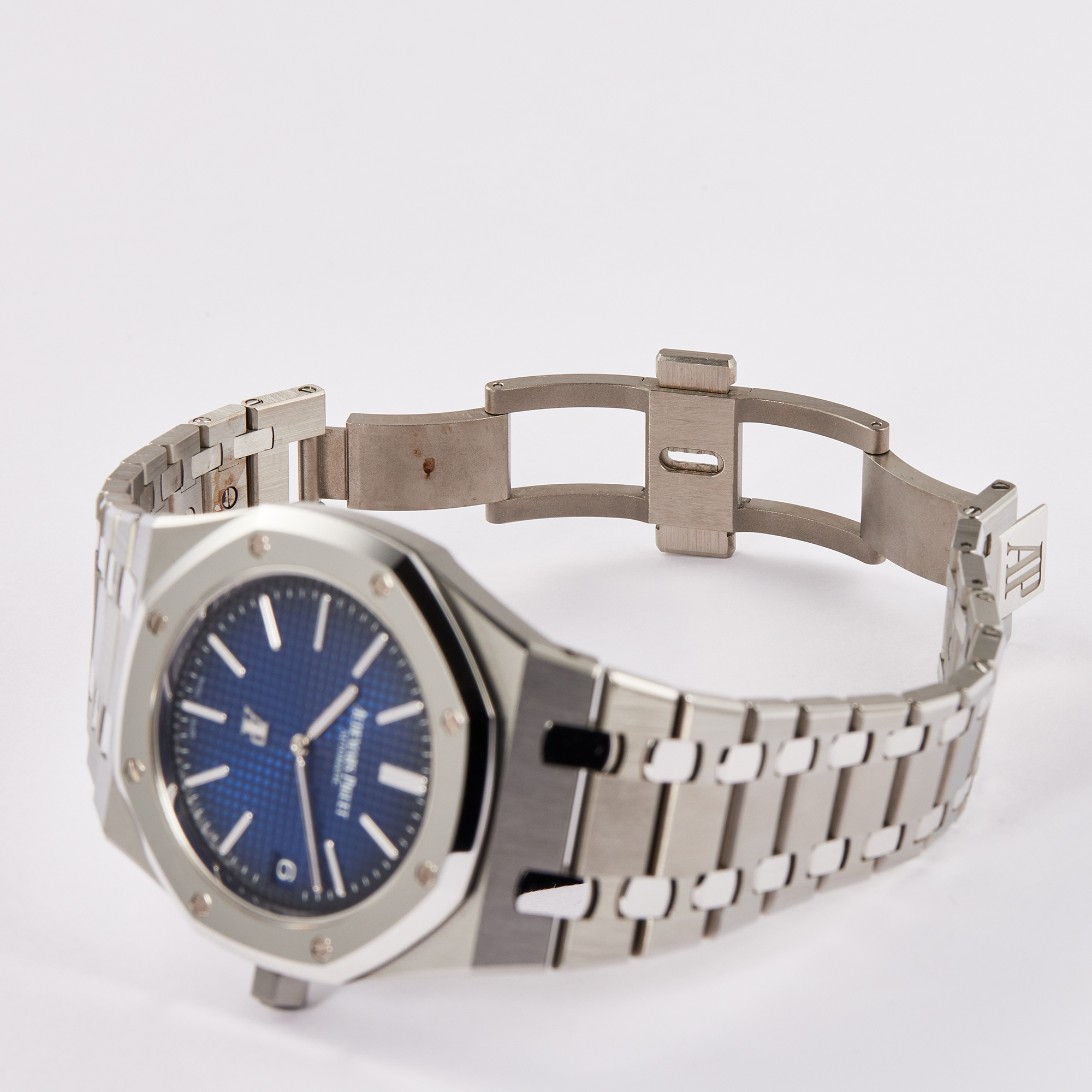 Royal Oak "Jumbo" Extra-Thin Platinum & Titanium Blue Dial 39mm Product Image 9