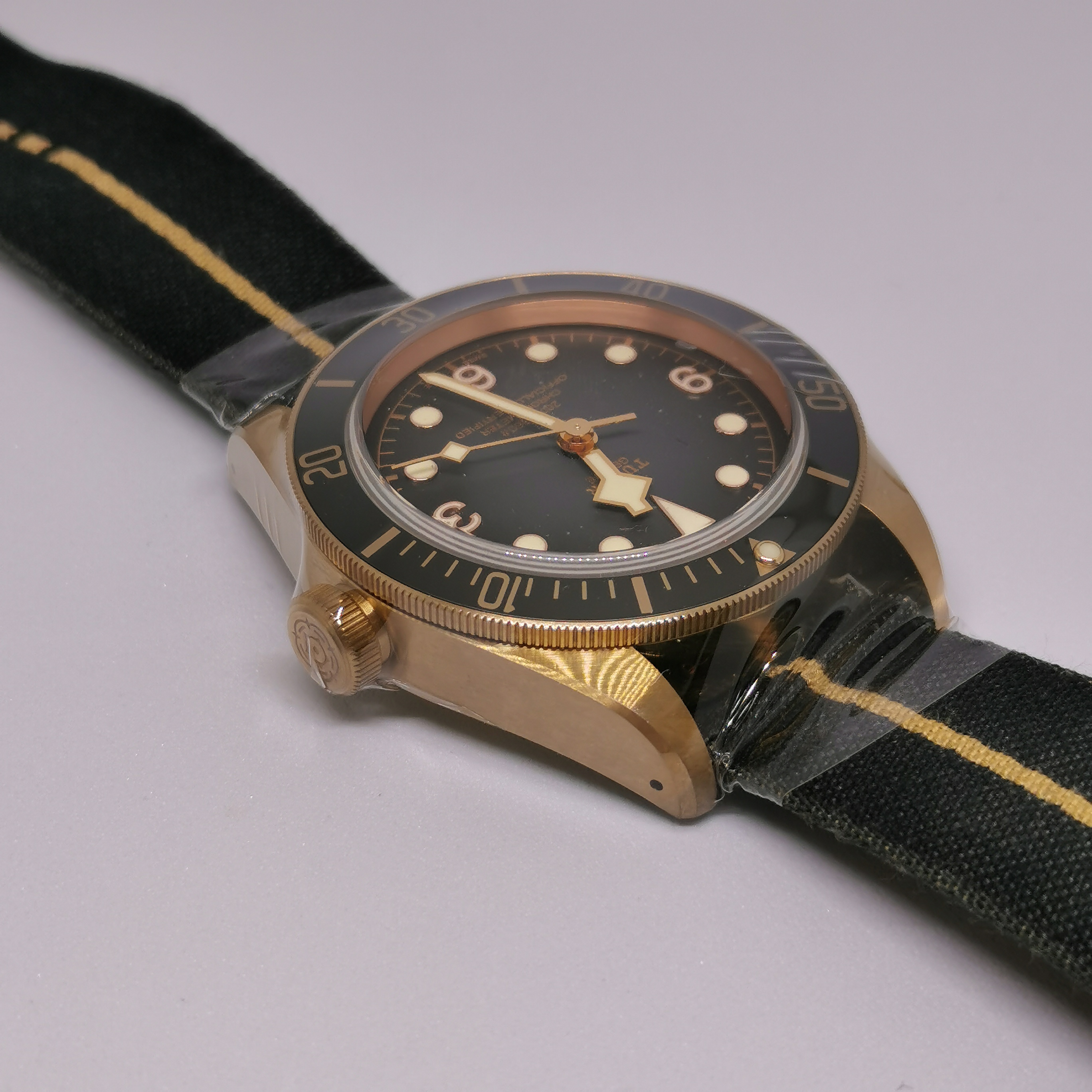 Black Bay Bronze Grey Dial 43mm Product Image 3