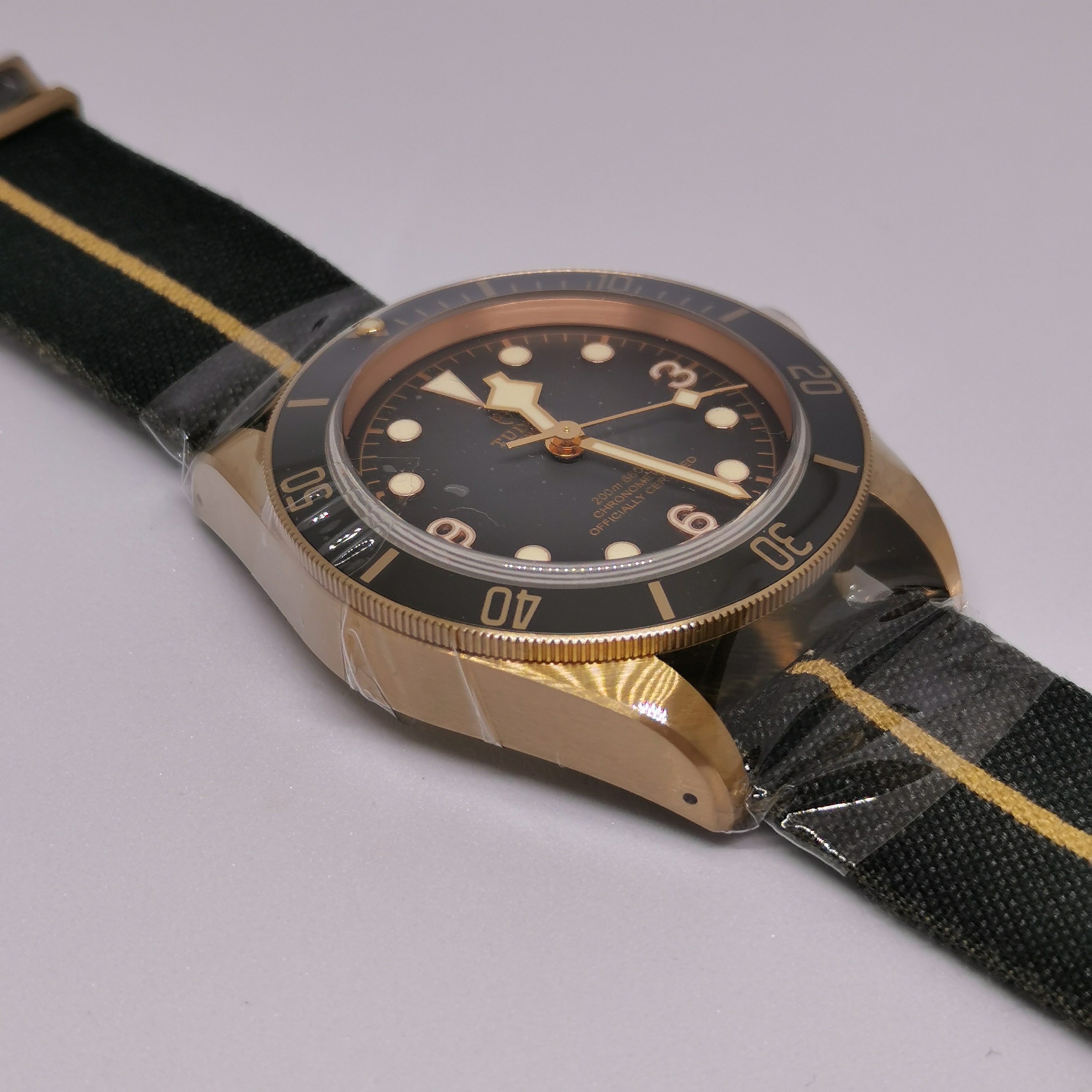 Black Bay Bronze Grey Dial 43mm Product Image 2
