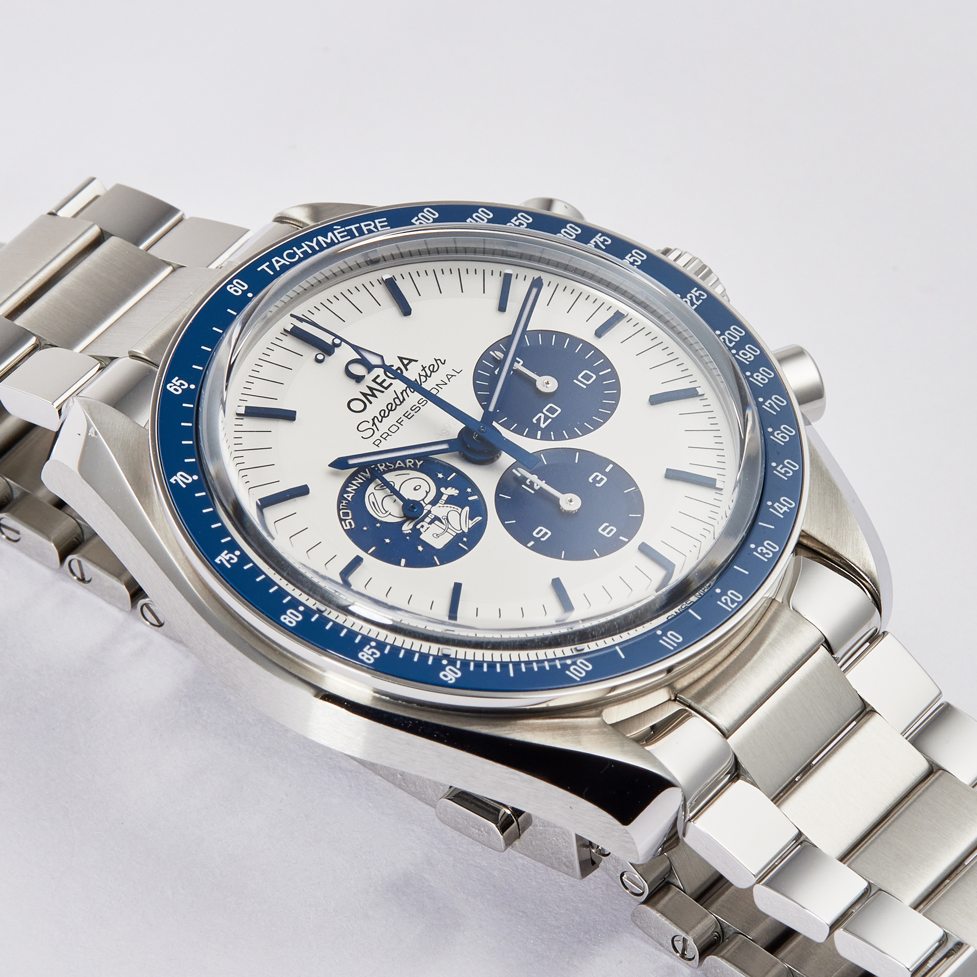 Speedmaster Professional Moonwatch "Silver Snoopy Award" Steel Silver Dial 42mm Product Image 2