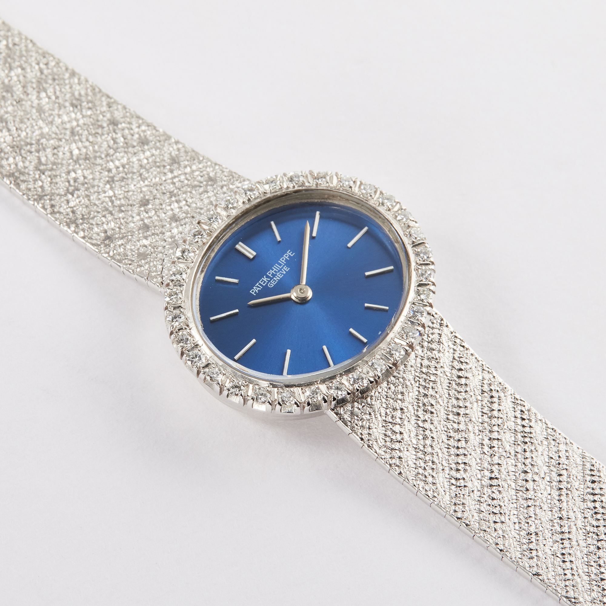 Vintage Oval White Gold Blue Dial 23mm Product Image 2