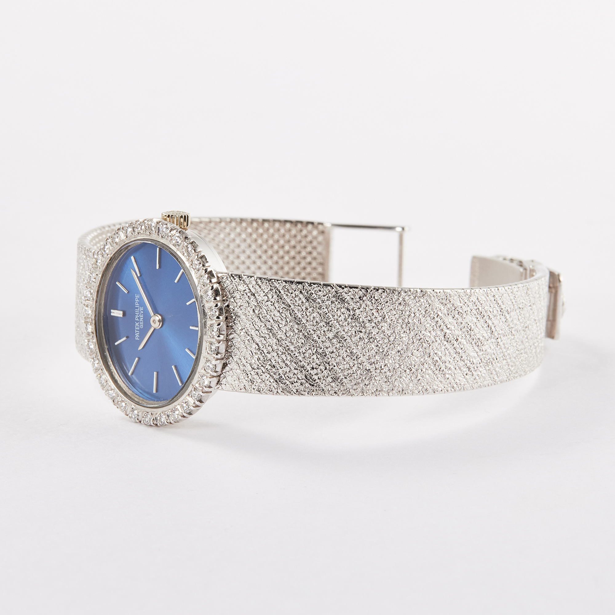 Vintage Oval White Gold Blue Dial 23mm Product Image 3