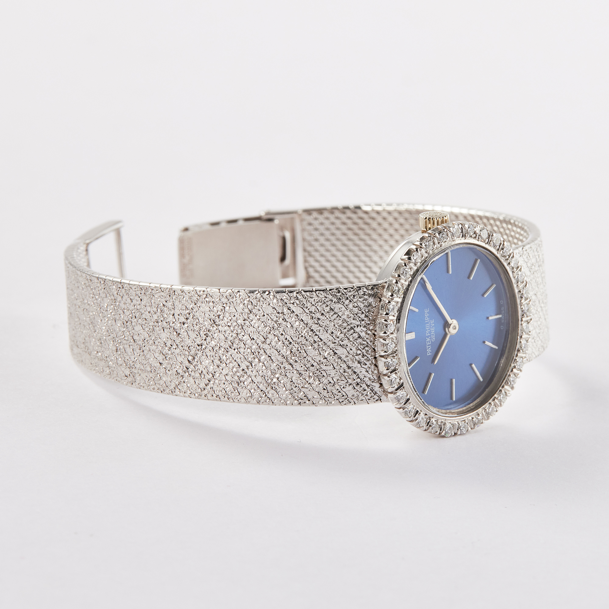 Vintage Oval White Gold Blue Dial 23mm Product Image 4