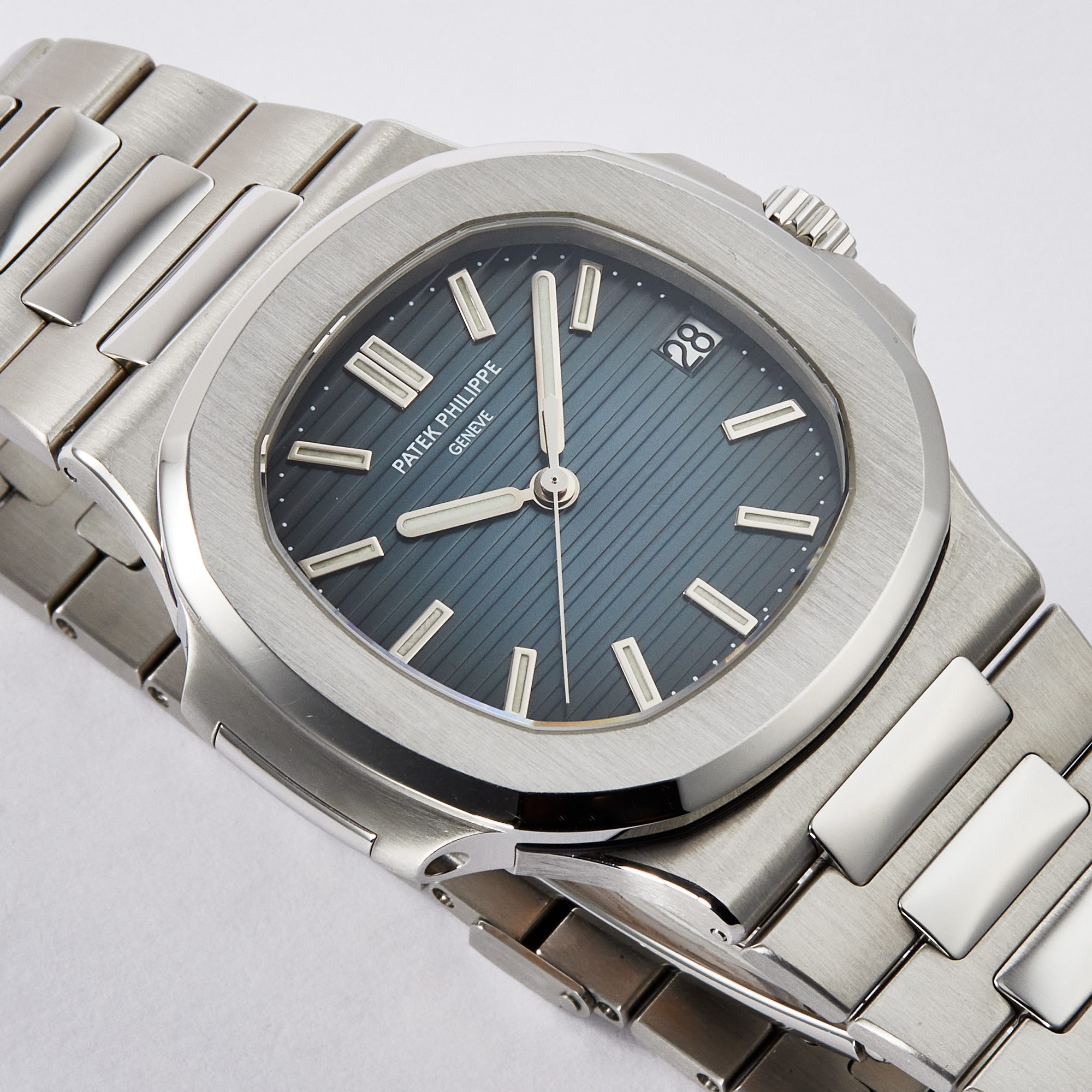 Nautilus Steel Blue Dial 40mm Product Image 2