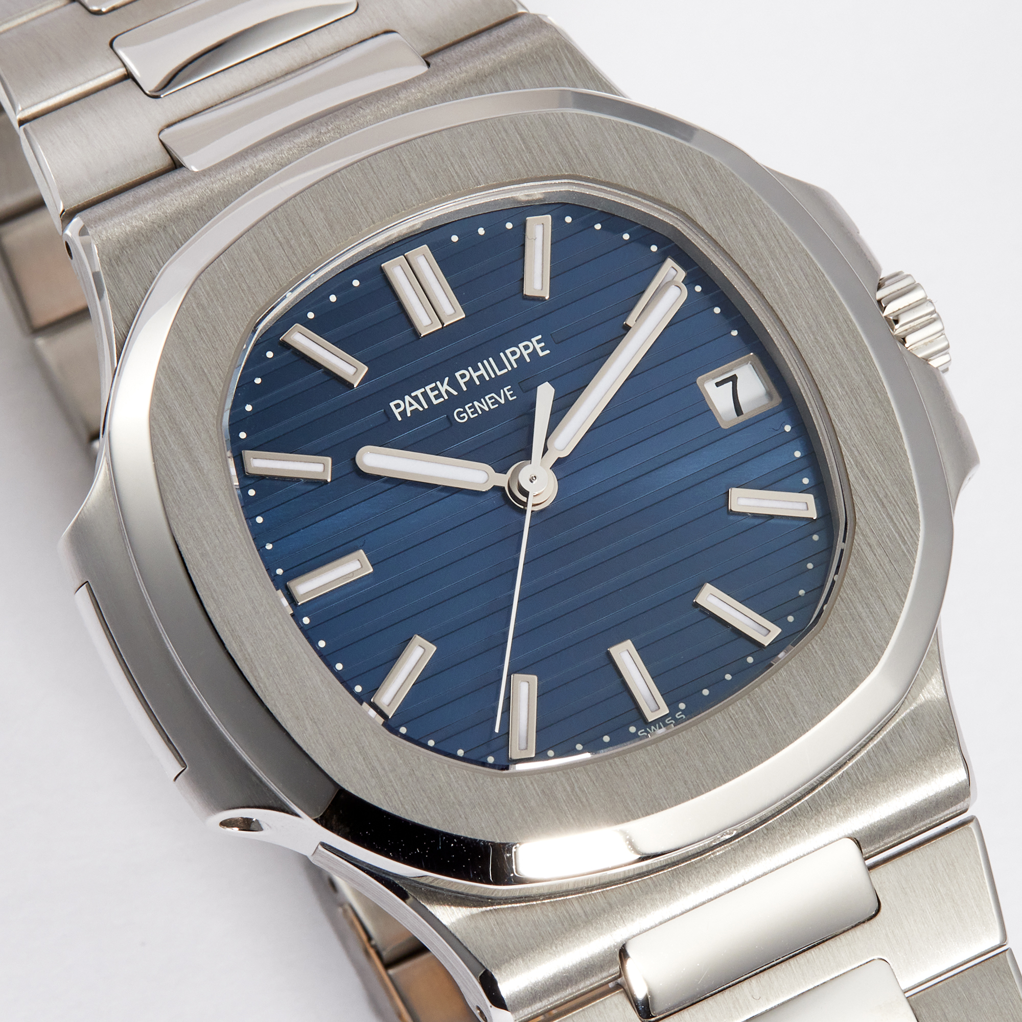 Nautilus Platinum Blue Dial 42mm Product Image 2