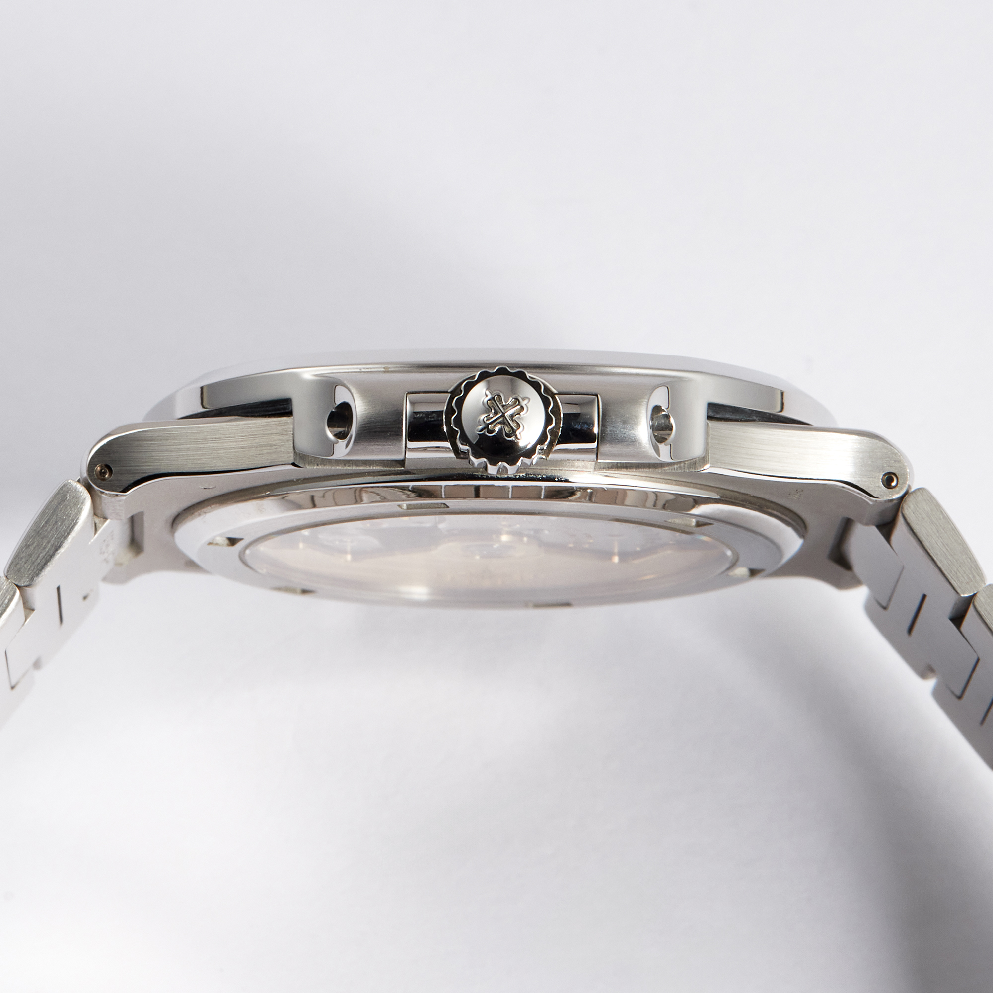 Nautilus Platinum Blue Dial 42mm Product Image 3