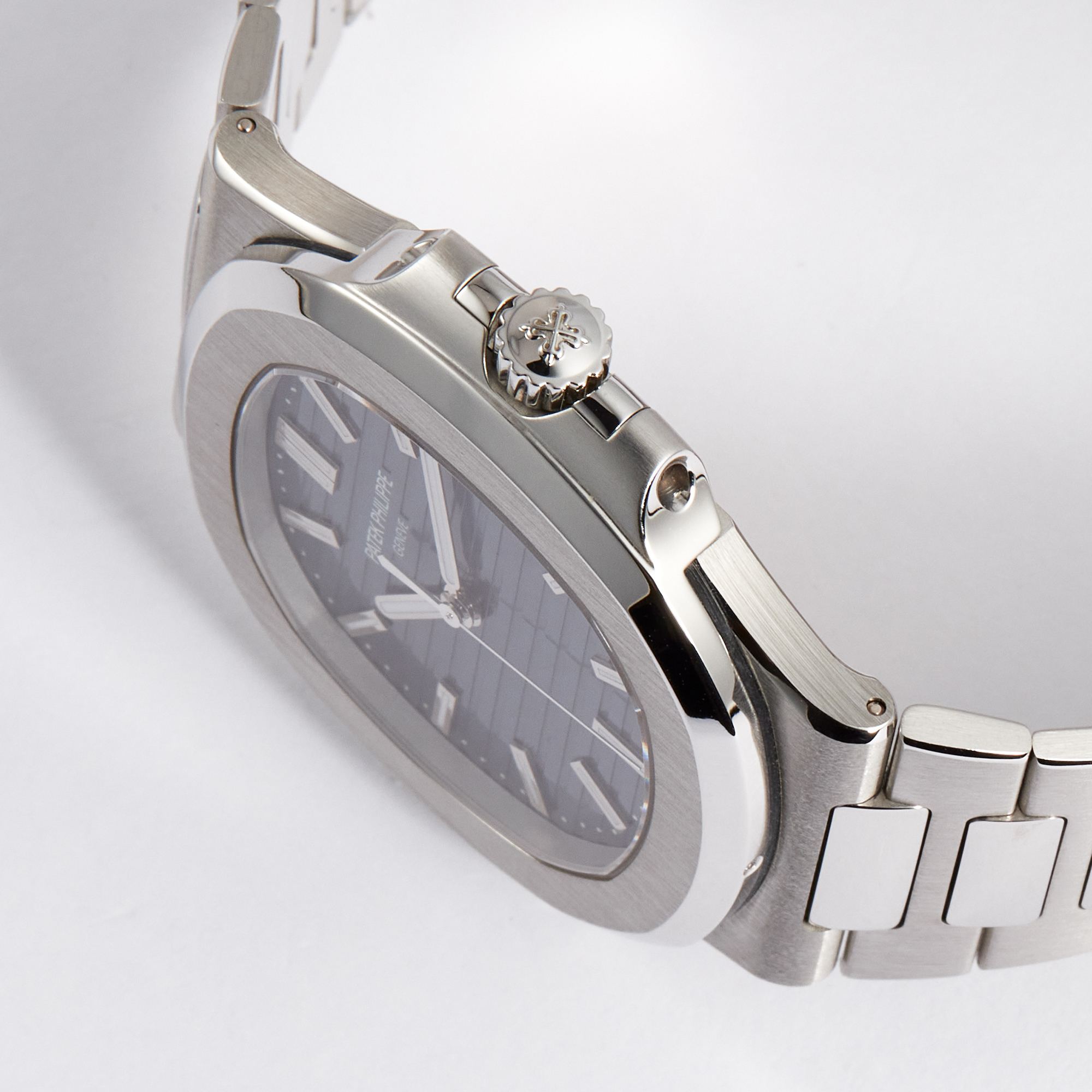 Nautilus Platinum Blue Dial 42mm Product Image 5