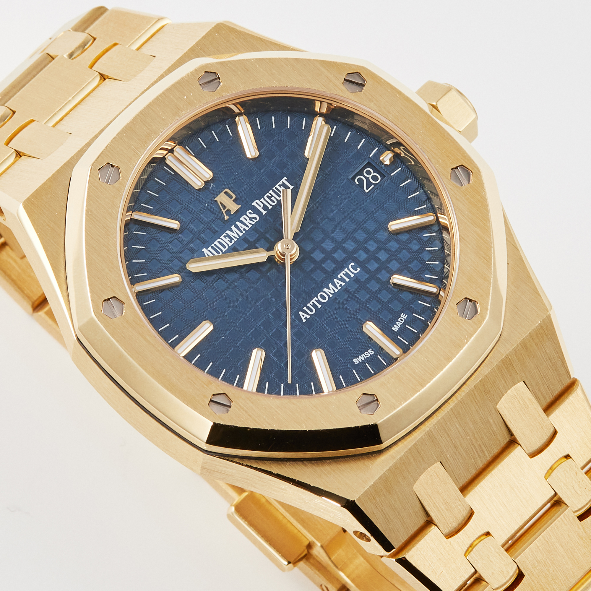 Royal Oak Selfwinding Yellow Gold Blue Dial 37mm Product Image 2