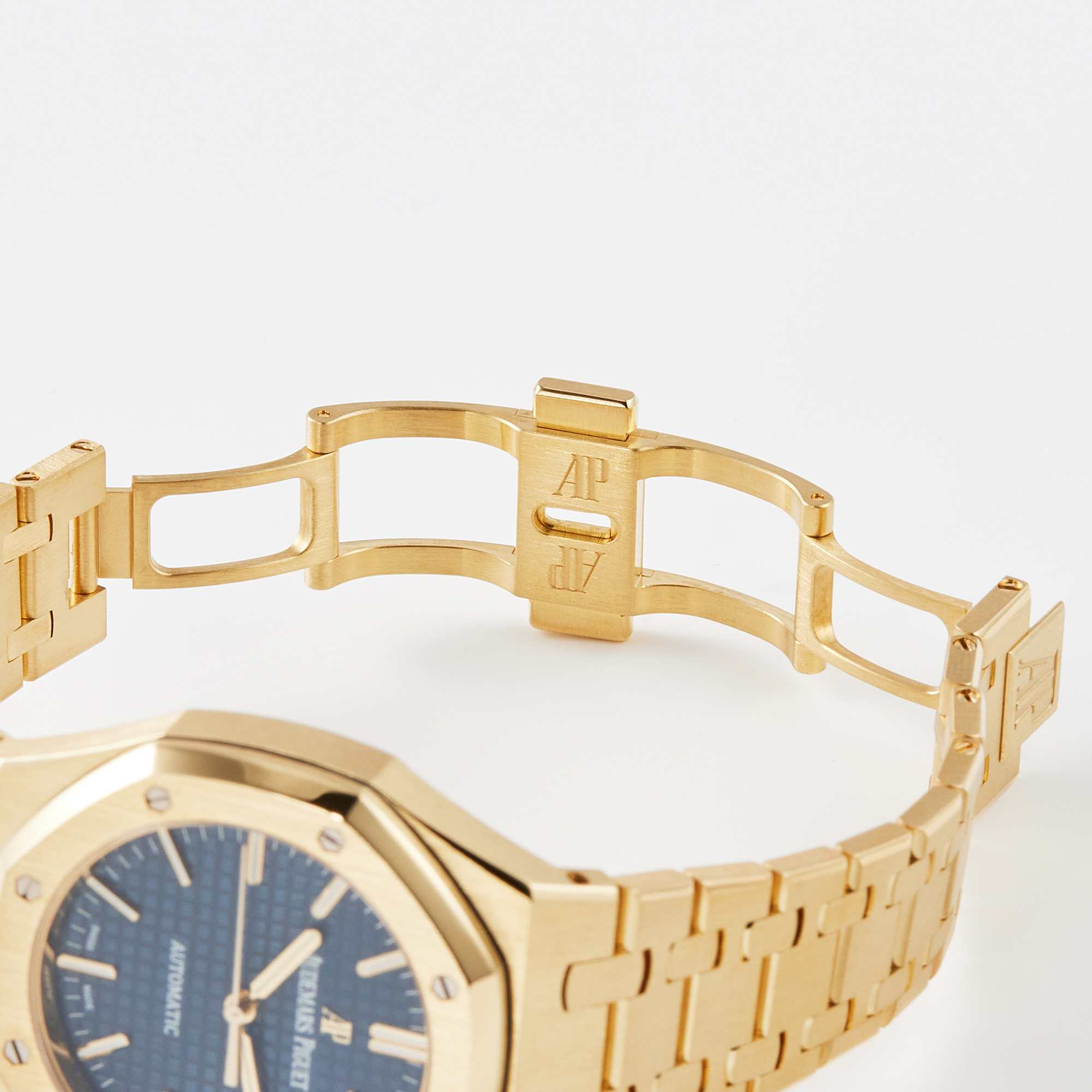 Royal Oak Selfwinding Yellow Gold Blue Dial 37mm Product Image 9