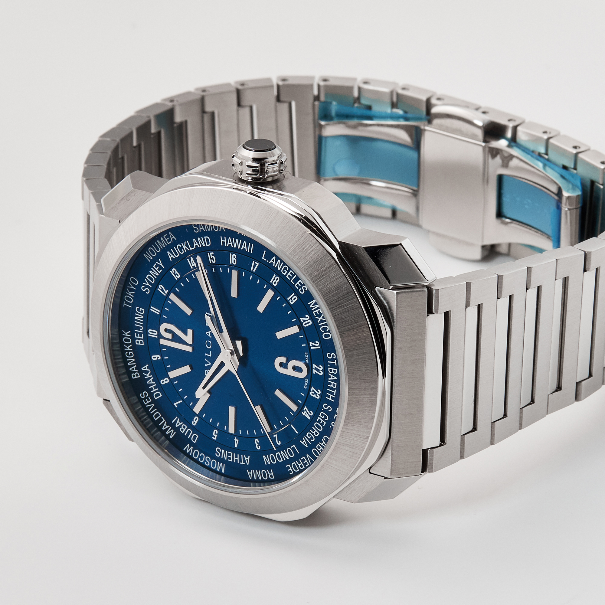 Octo Roma WorldTimer Steel Blue Dial 41mm Product Image 3