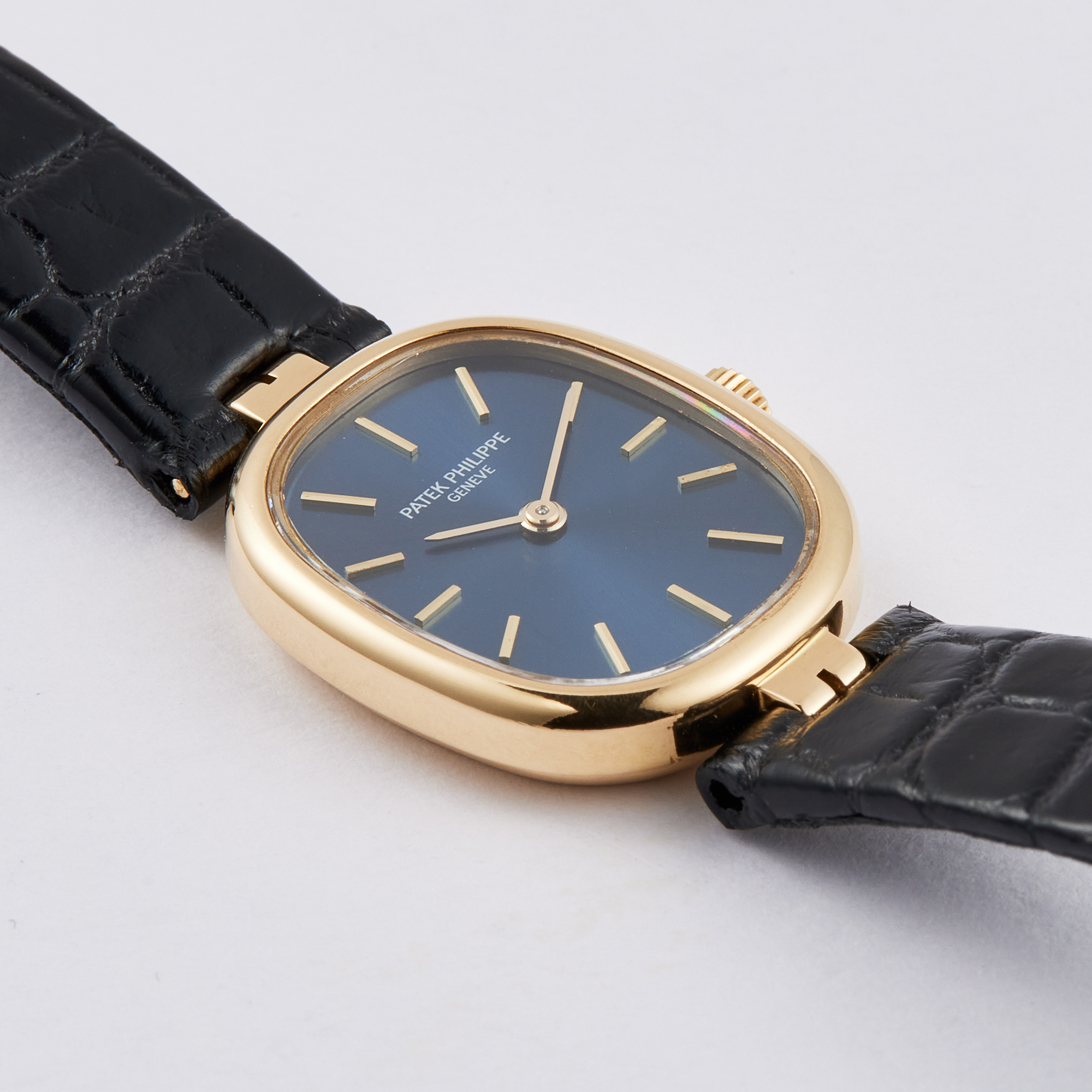 Vintage Ellipse Yellow Gold Blue Dial 19mm Product Image 2