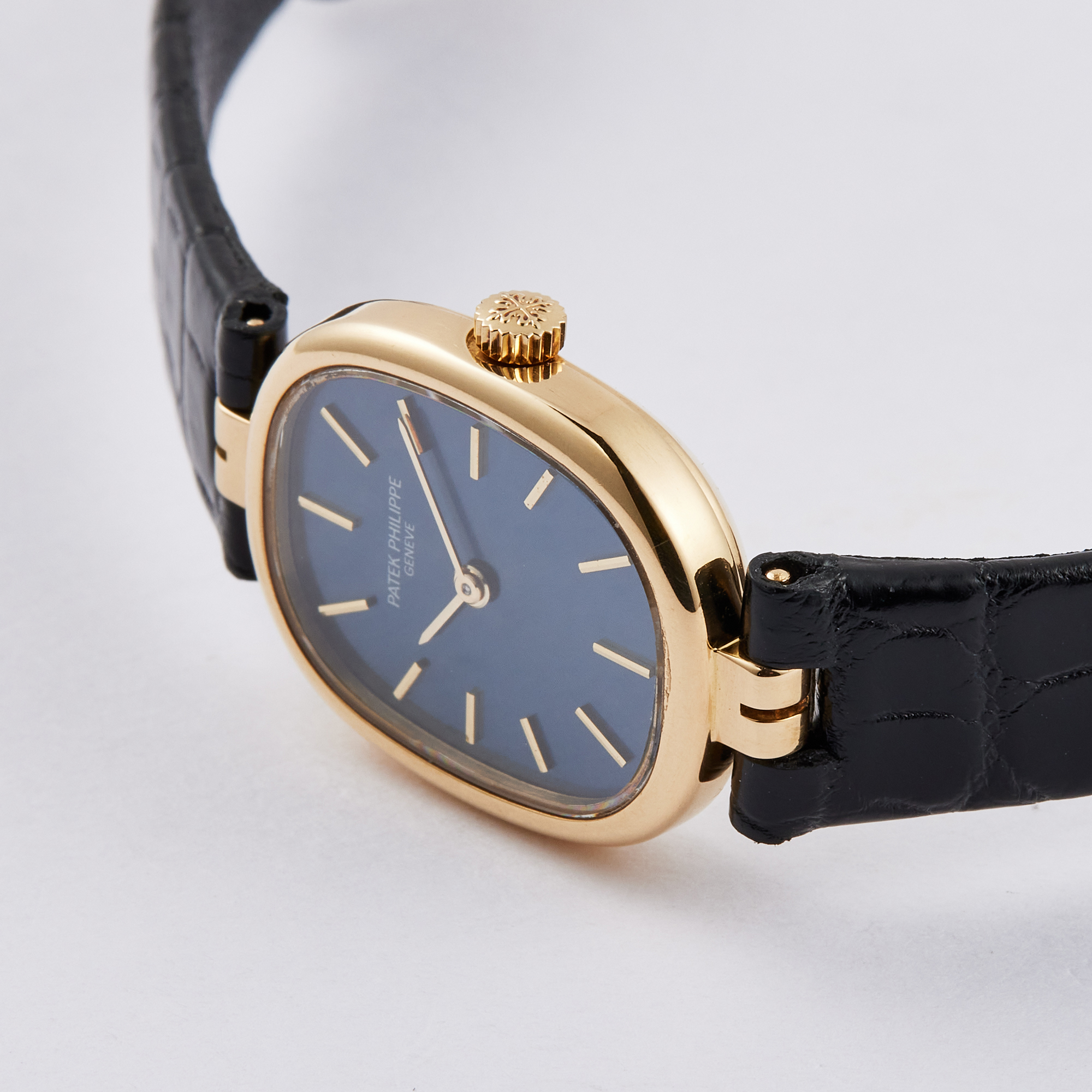Vintage Ellipse Yellow Gold Blue Dial 19mm Product Image 3