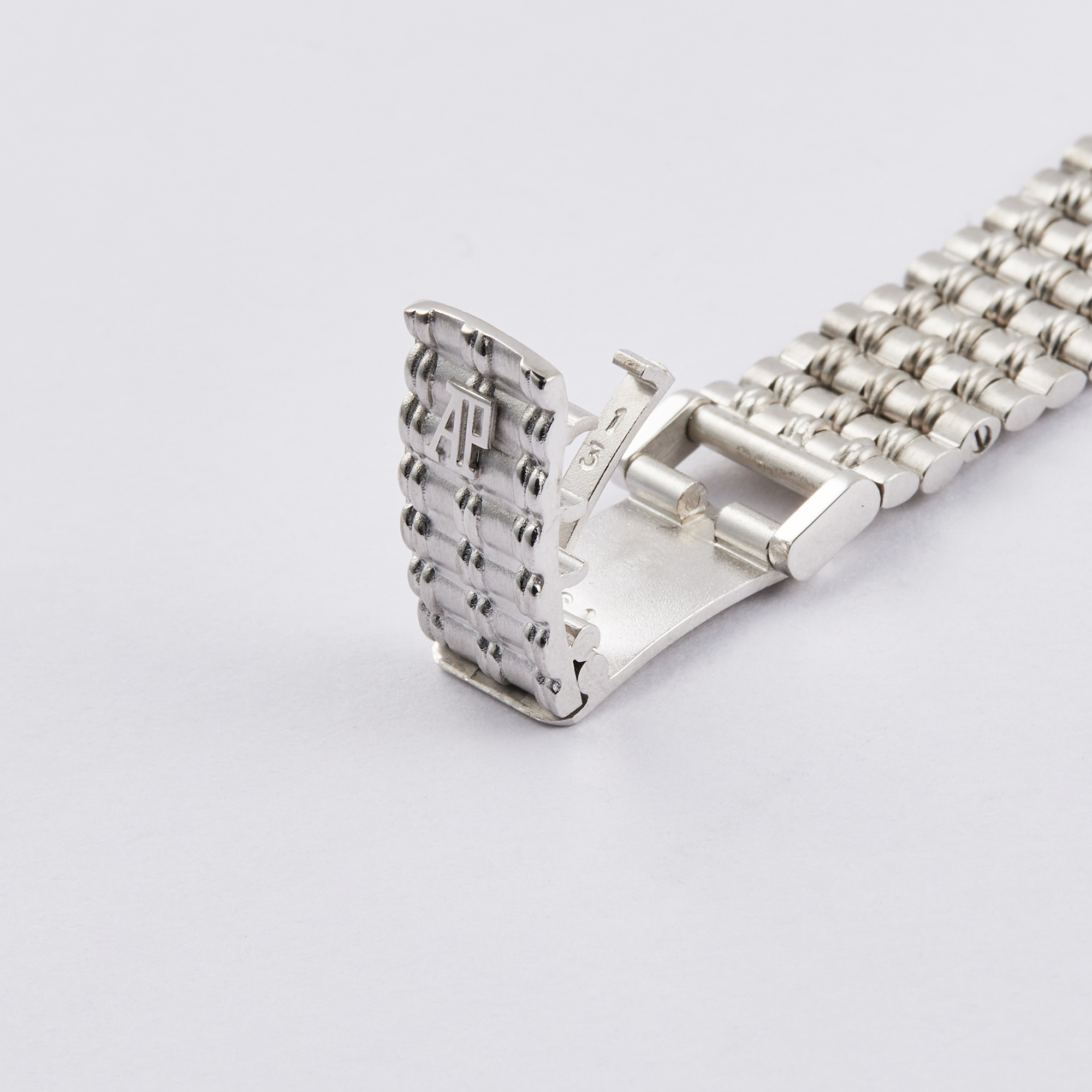 Bamboo Quartz White Gold White Dial 27mm Product Image 8