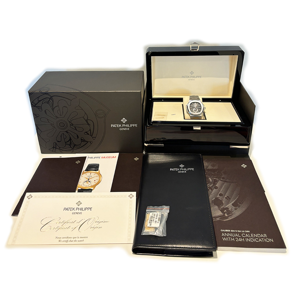 Nautilus Annual Calendar Steel Black Dial 40mm Product Image 7