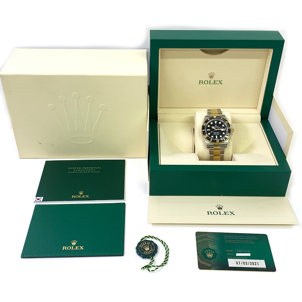 Submariner Date Yellow Gold & Steel Black Dial 41mm Product Image 6
