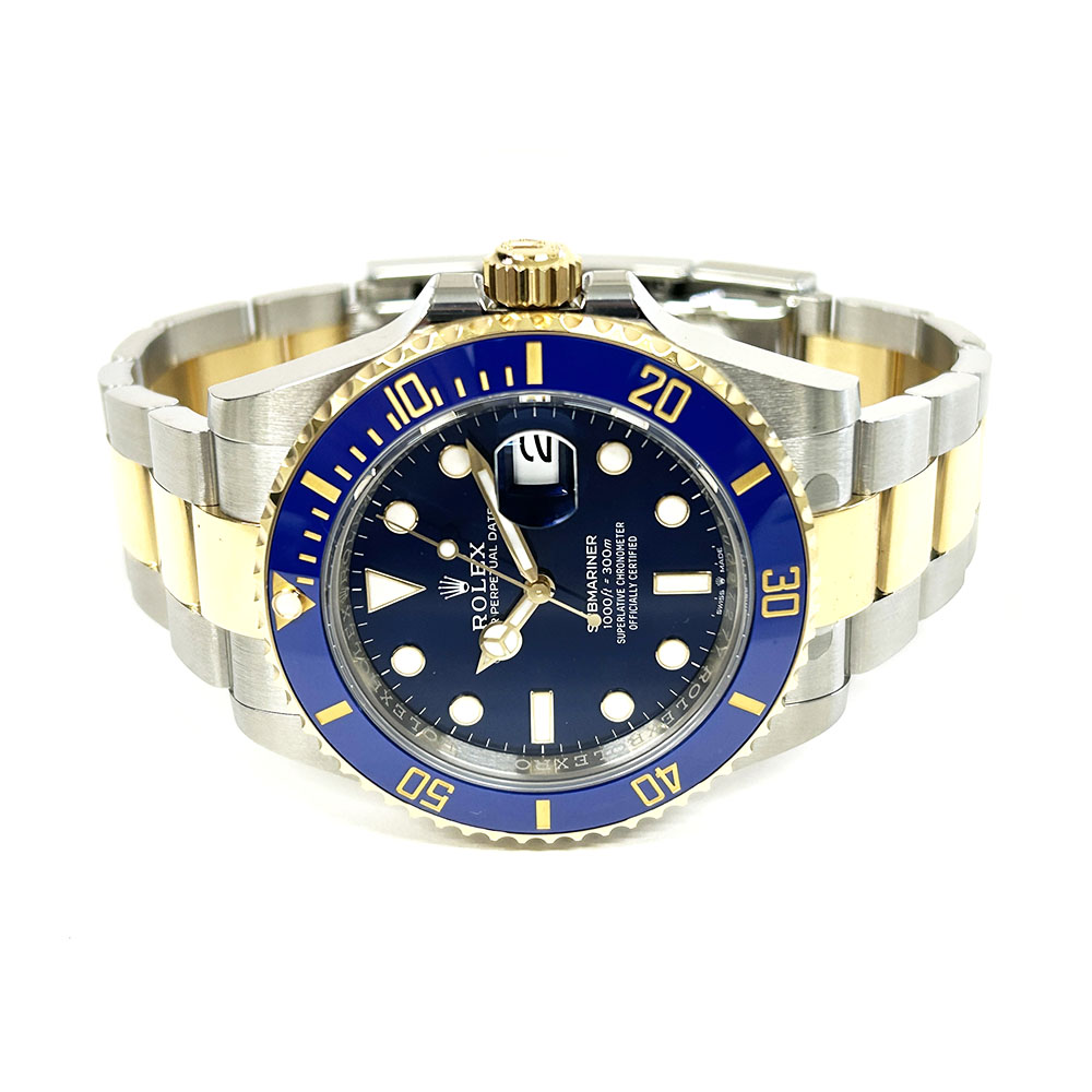 Submariner Date Yellow Gold & Steel Blue Dial 41mm Product Image 3